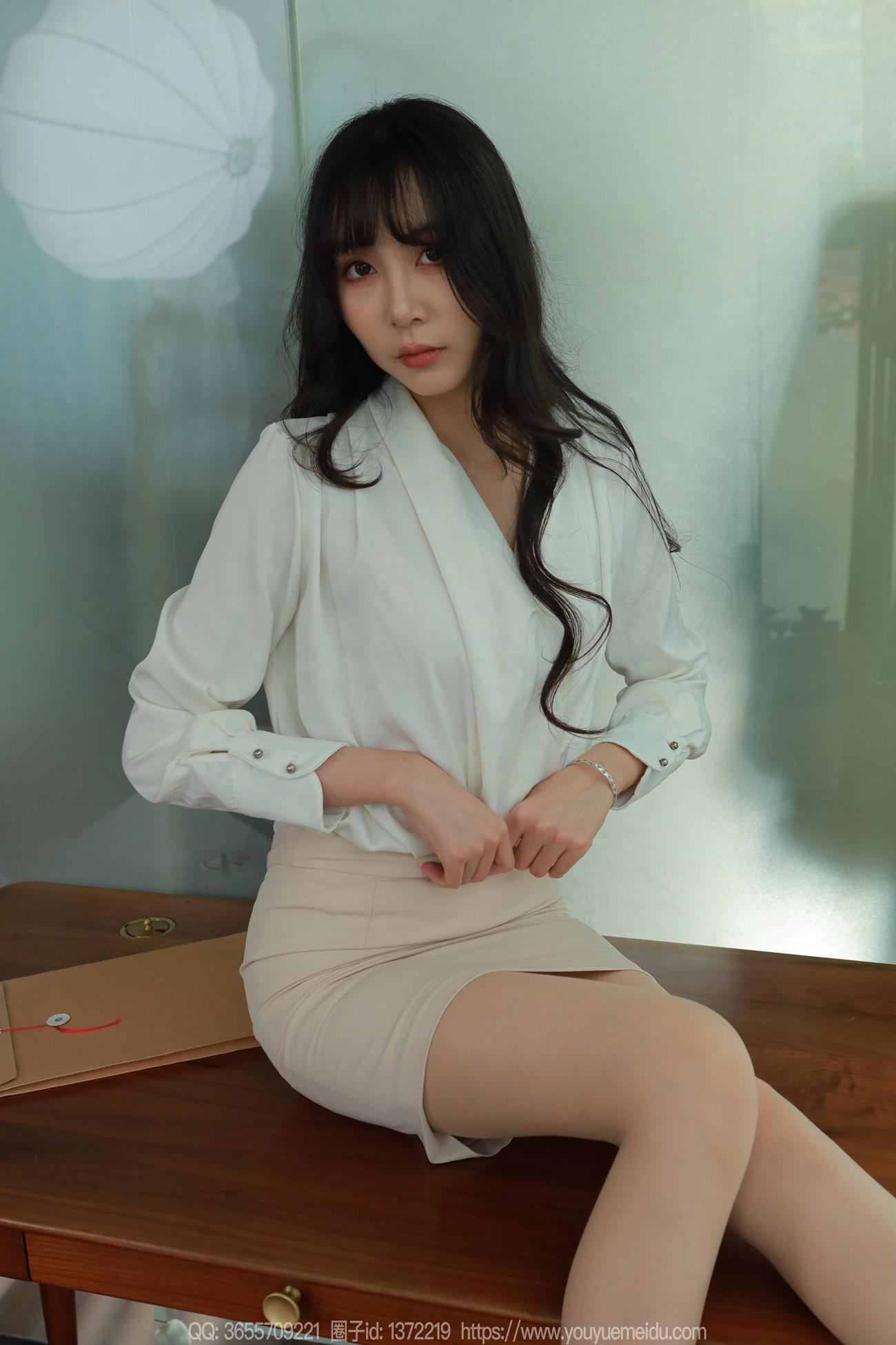 图片[24]-[IESS异思趣向] 2024.11.04 丝享家1889：团团《白鞋长腿》[83P] – 速更版-美库