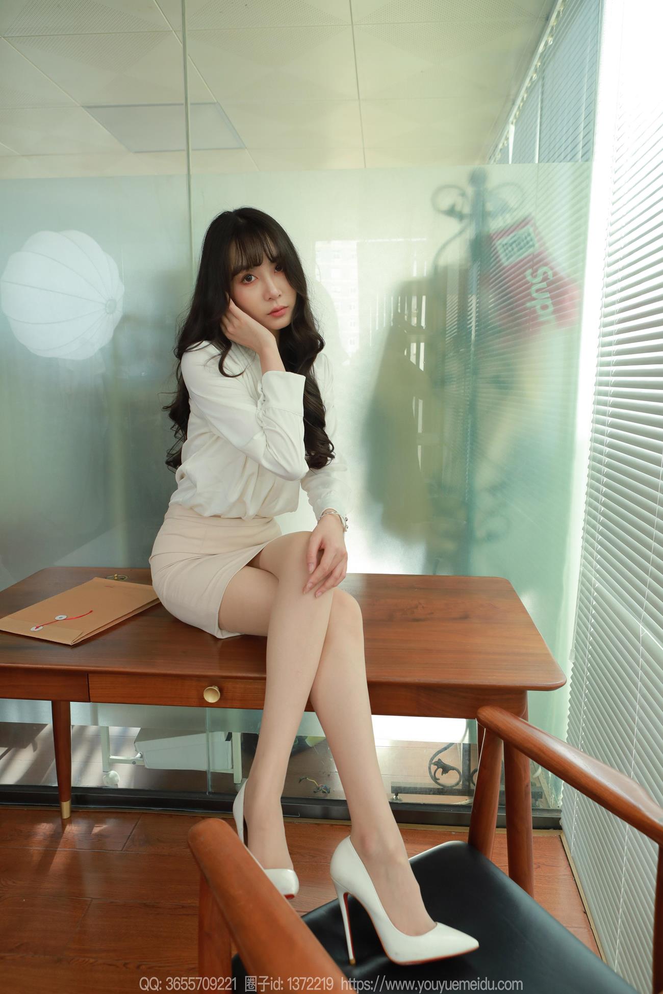 图片[32]-[IESS异思趣向] 2024.11.04 丝享家1889：团团《白鞋长腿》[83P] – 速更版-美库