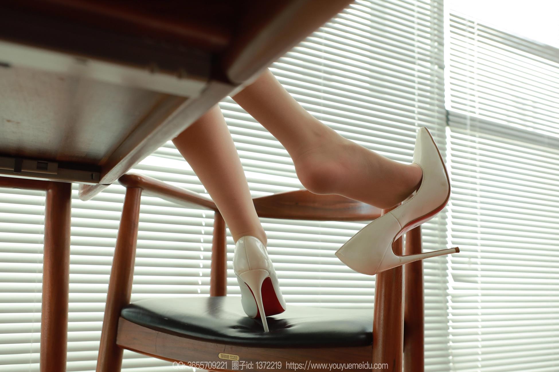 图片[42]-[IESS异思趣向] 2024.11.04 丝享家1889：团团《白鞋长腿》[83P] – 速更版-美库