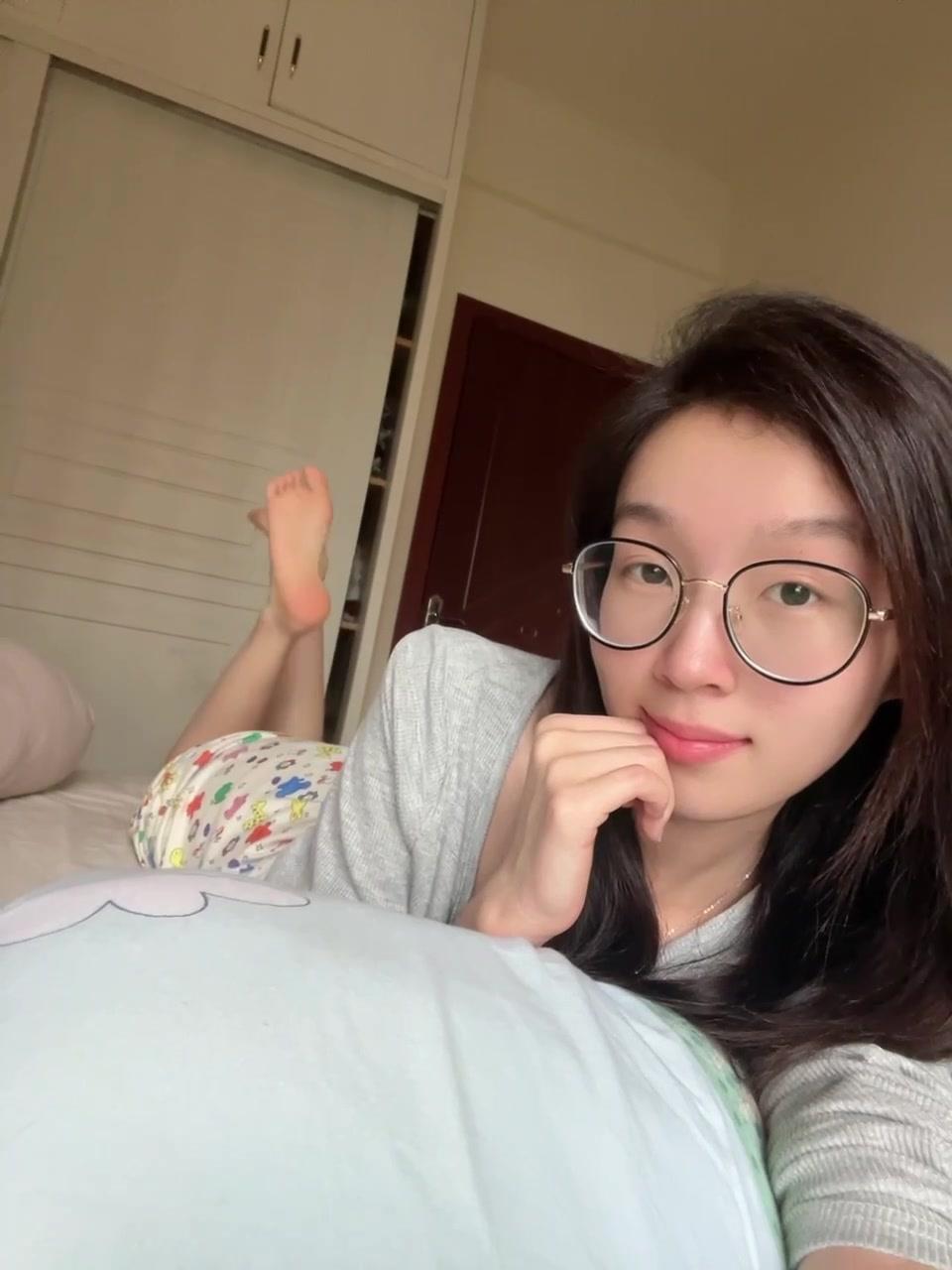 图片[21]-脚模面试脸足同框套路系列-102 清纯长发眼睛妹妹[47P] – 速更版-美库