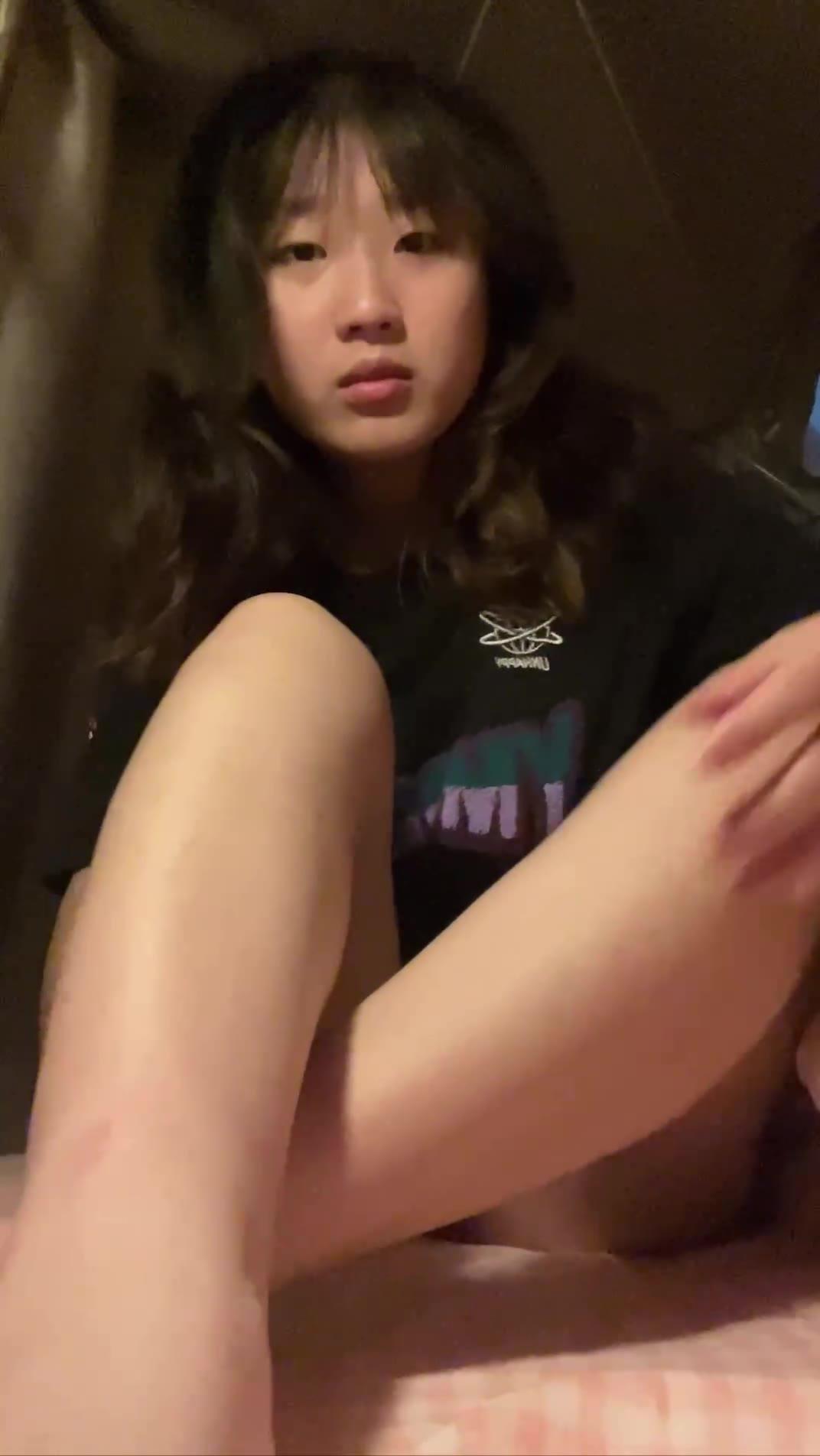 图片[16]-脚模面试脸足同框套路系列-104 宿舍拍脚的学姐[38P] – 速更版-美库