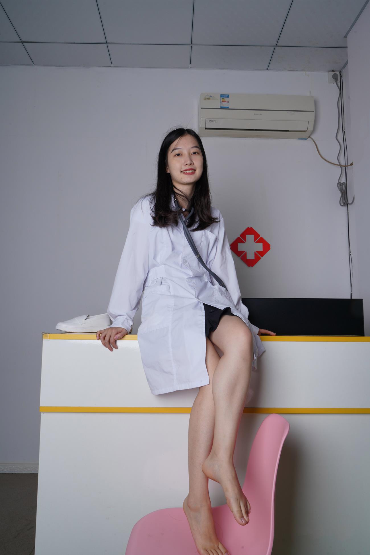 图片[21]-Pary摄影 NO.155 燕玲“医生”展示36码可爱小嫩脚 上集[61P] – 速更版-美库