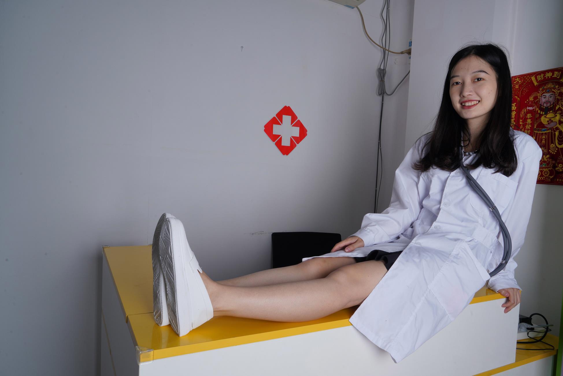 图片[55]-Pary摄影 NO.155 燕玲“医生”展示36码可爱小嫩脚 上集[61P] – 速更版-美库