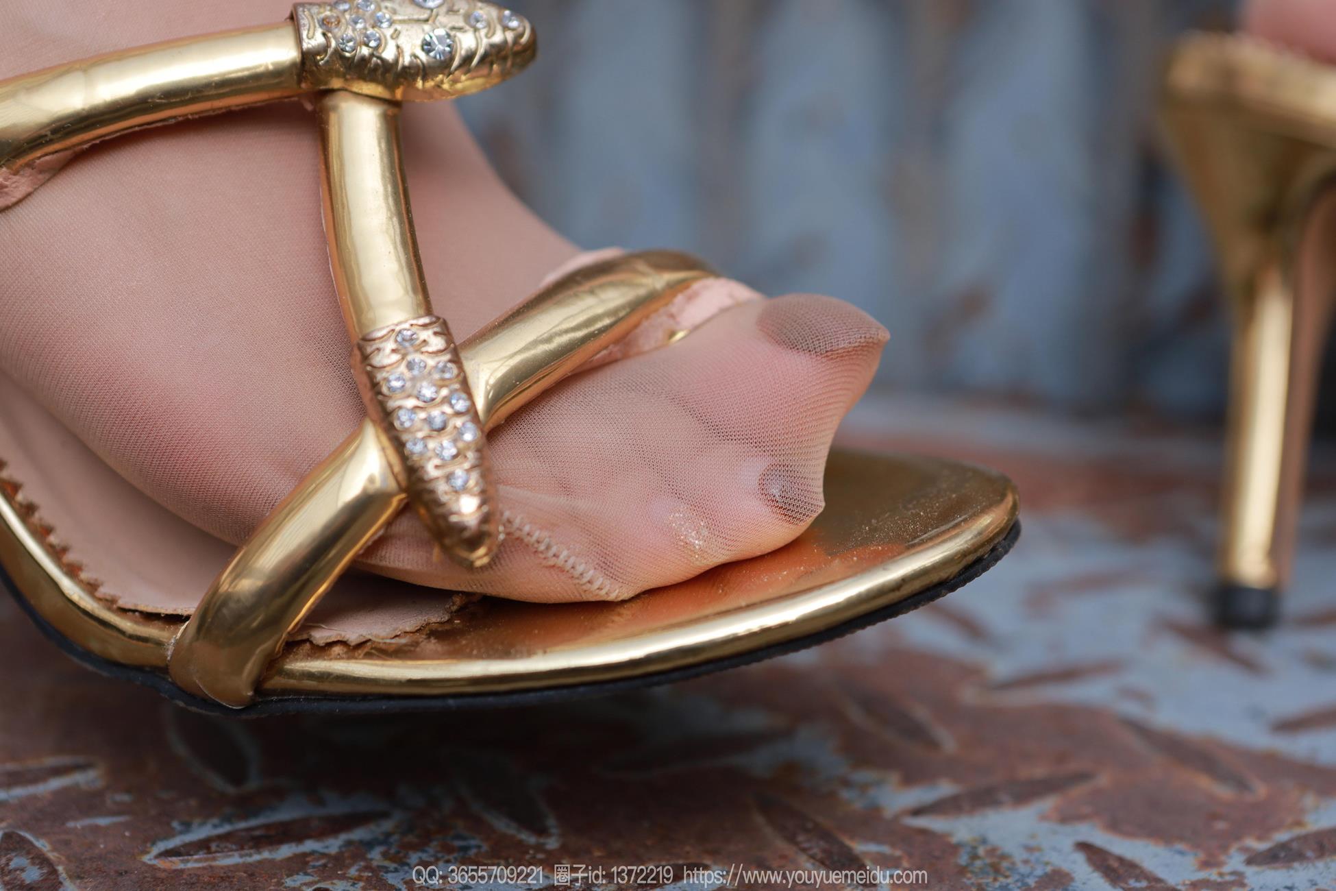 图片[20]-[IESS异思趣向] 2024.11.08 丝享家1893：婉萍《蓝色短裙（上）》[60P] – 速更版-美库