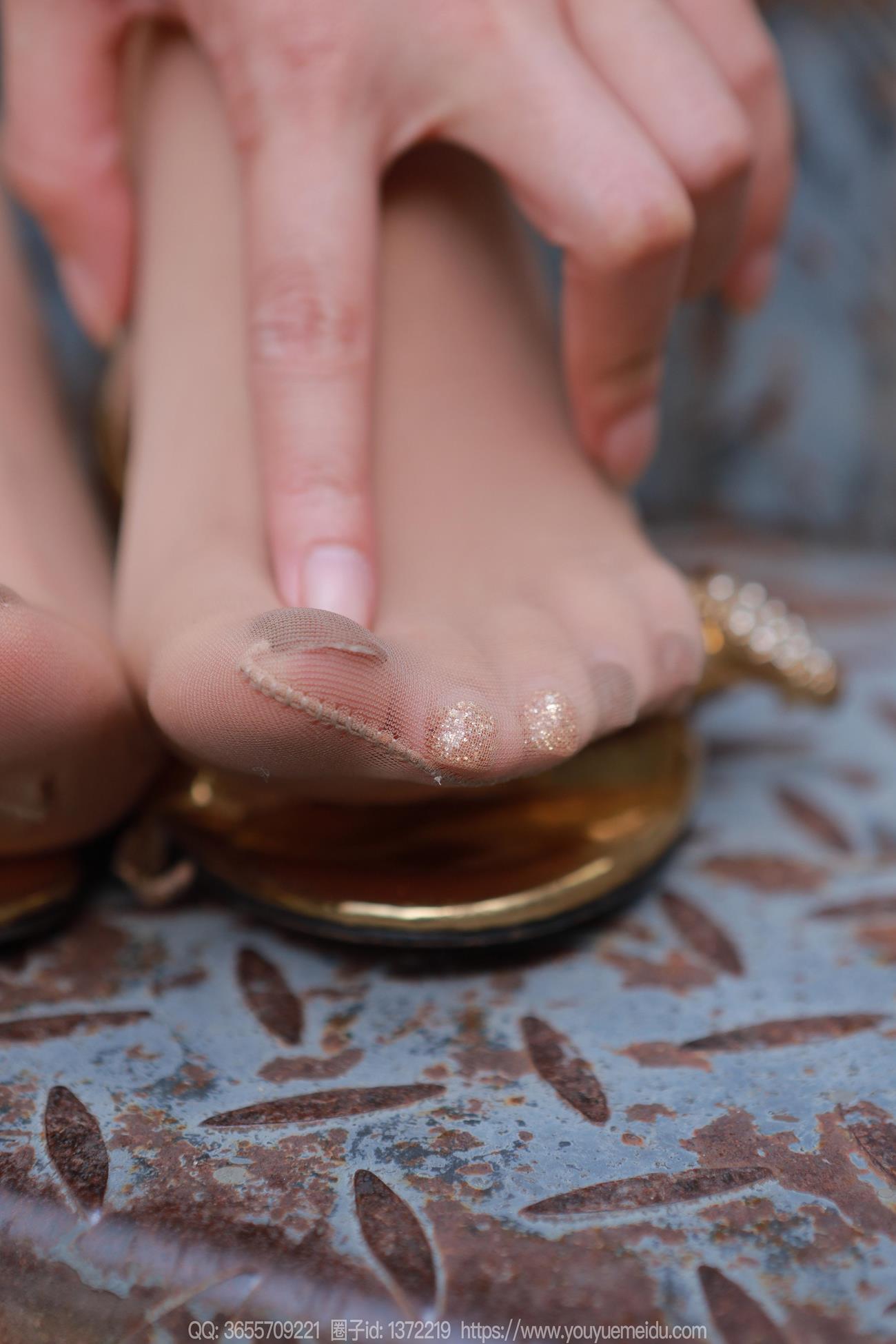 图片[27]-[IESS异思趣向] 2024.11.08 丝享家1893：婉萍《蓝色短裙（上）》[60P] – 速更版-美库