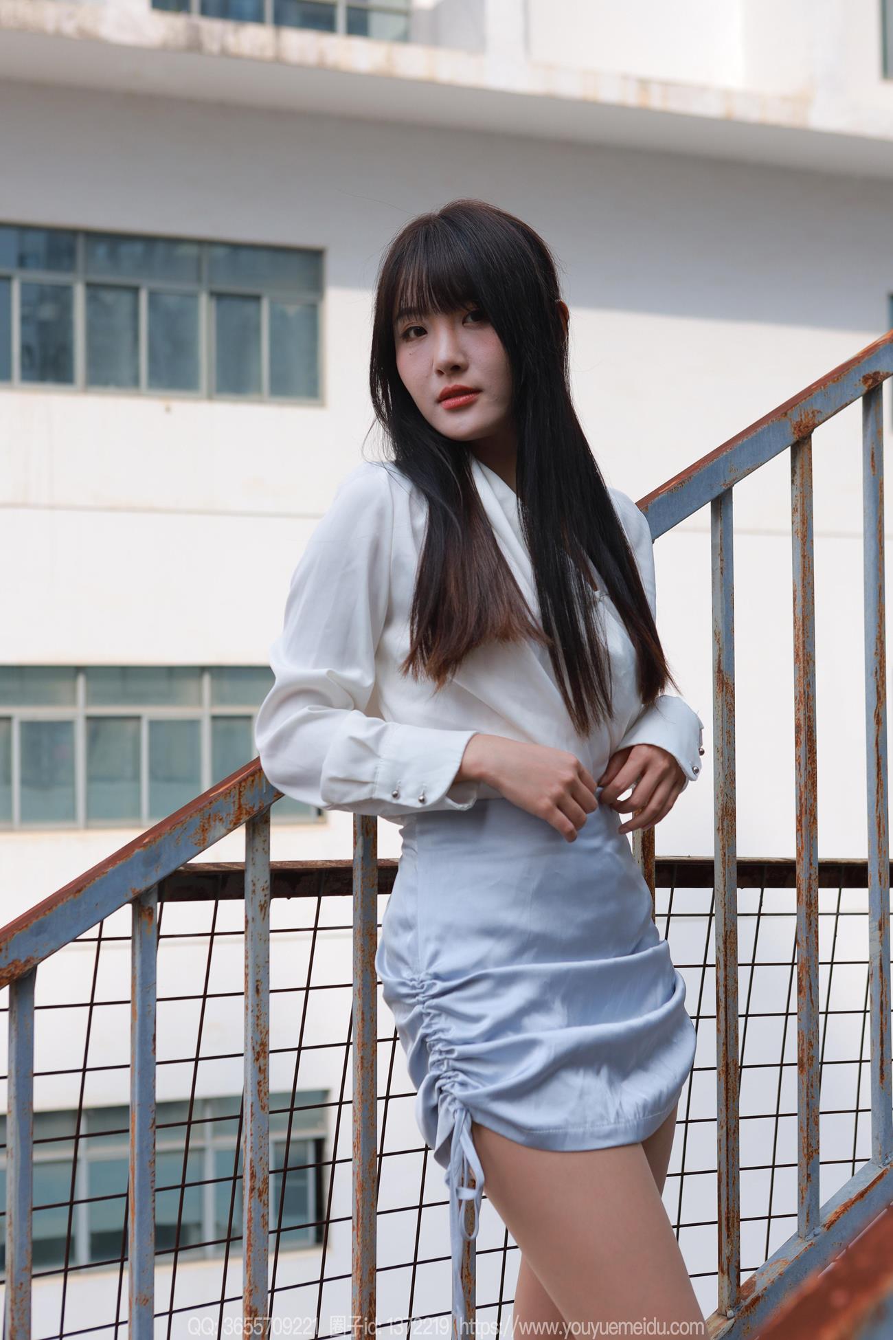 图片[48]-[IESS异思趣向] 2024.11.08 丝享家1893：婉萍《蓝色短裙（上）》[60P] – 速更版-美库