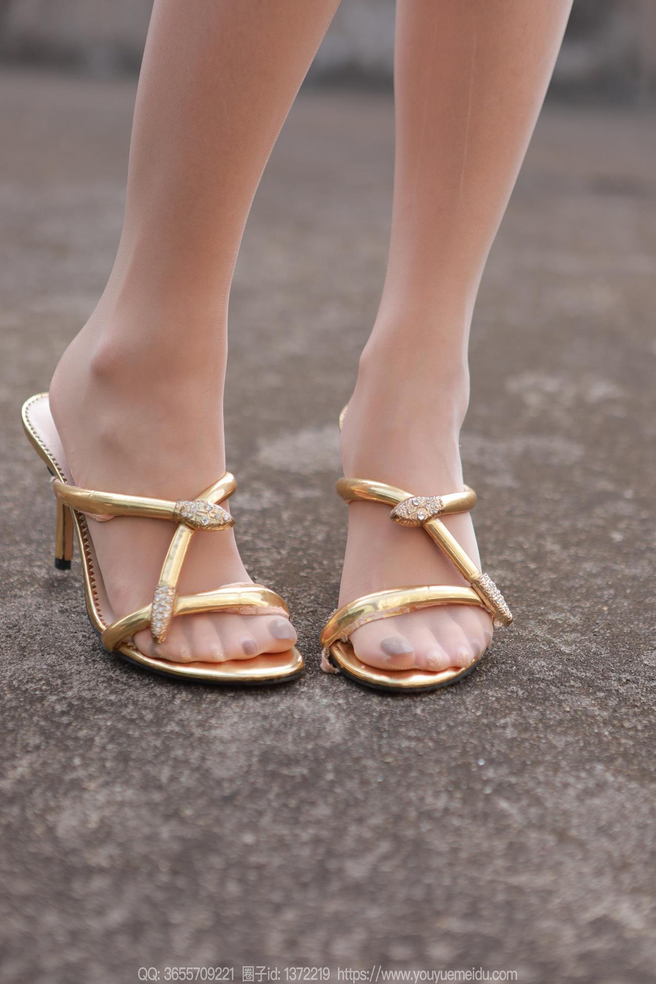 图片[34]-[IESS异思趣向] 2024.11.10 丝享家1894：婉萍《蓝色短裙（下）》[89P] – 速更版-美库