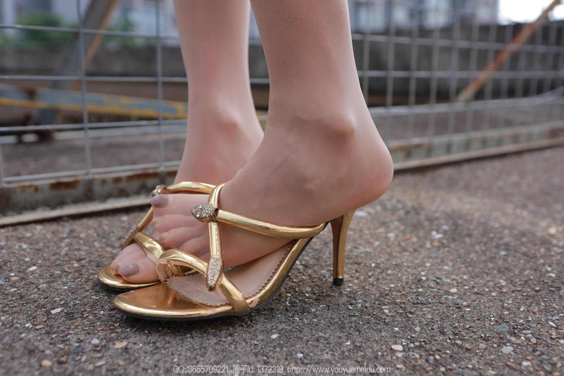 图片[64]-[IESS异思趣向] 2024.11.10 丝享家1894：婉萍《蓝色短裙（下）》[89P] – 速更版-美库