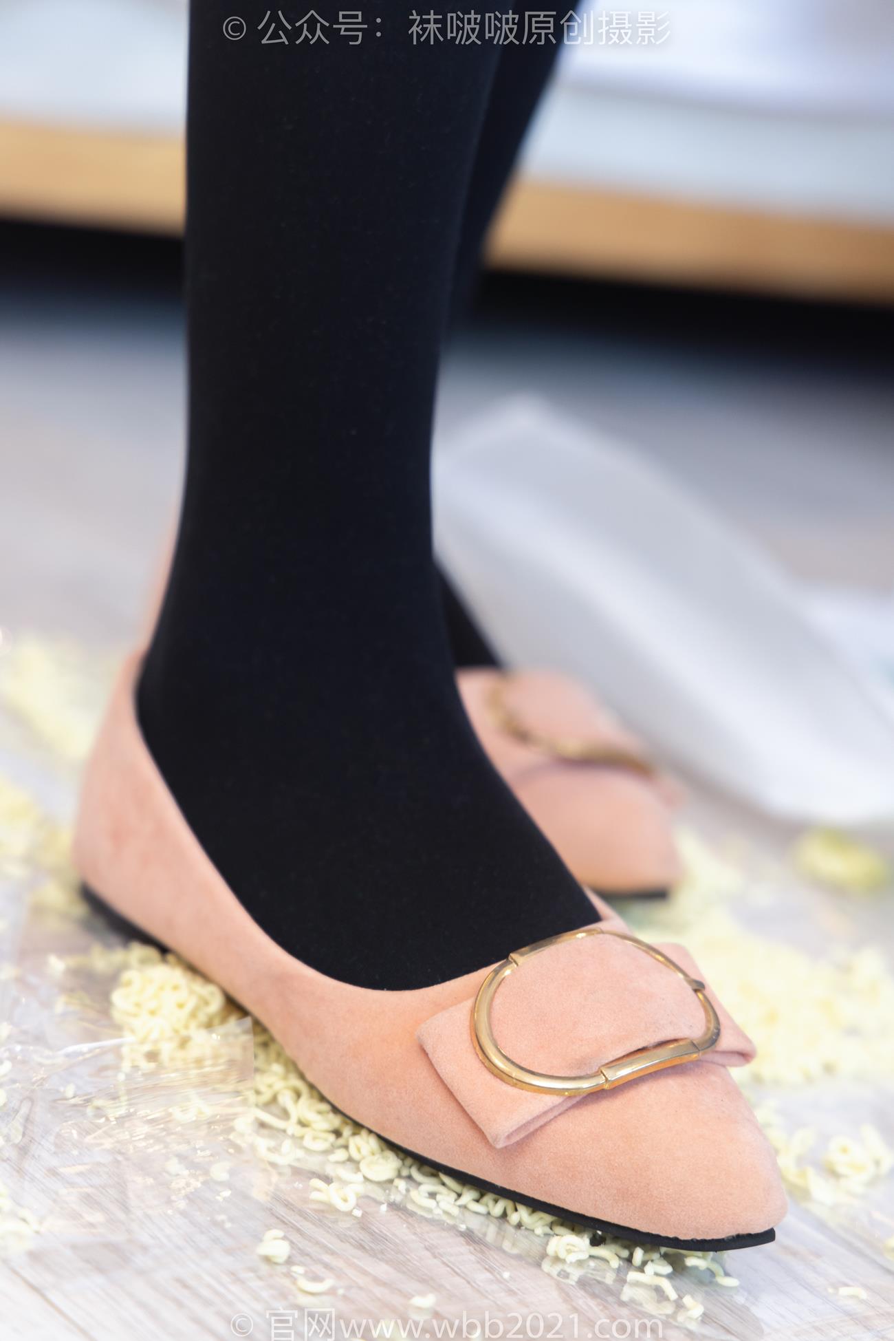 图片[116]-[BoBoSocks袜啵啵]NO.447 小甜豆 平底鞋、厚黑丝、踩方便面、圣女果、橘子、巧克力蛋糕剧情[140P] – 速更版-美库