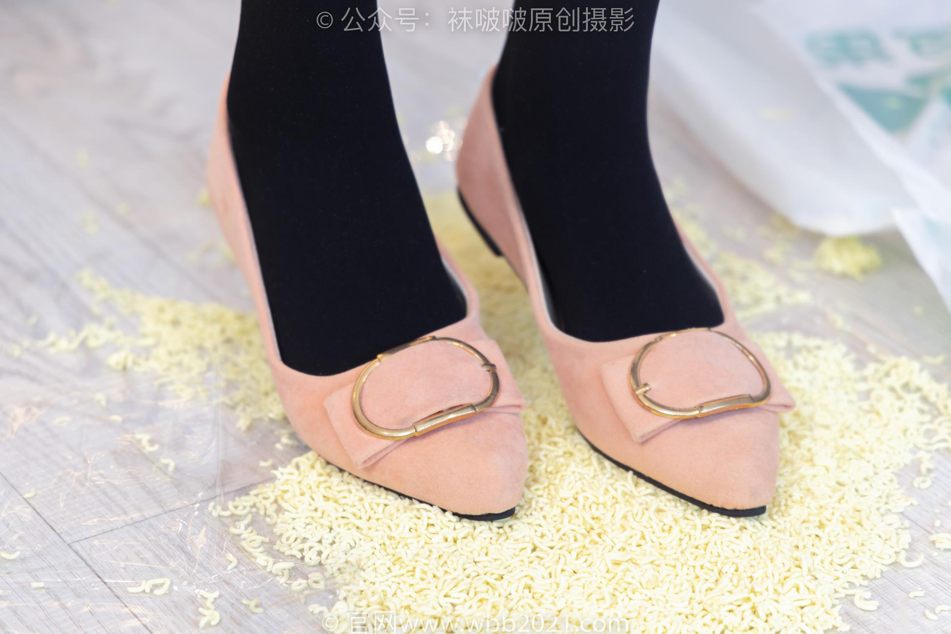 图片[117]-[BoBoSocks袜啵啵]NO.447 小甜豆 平底鞋、厚黑丝、踩方便面、圣女果、橘子、巧克力蛋糕剧情[140P] – 速更版-美库