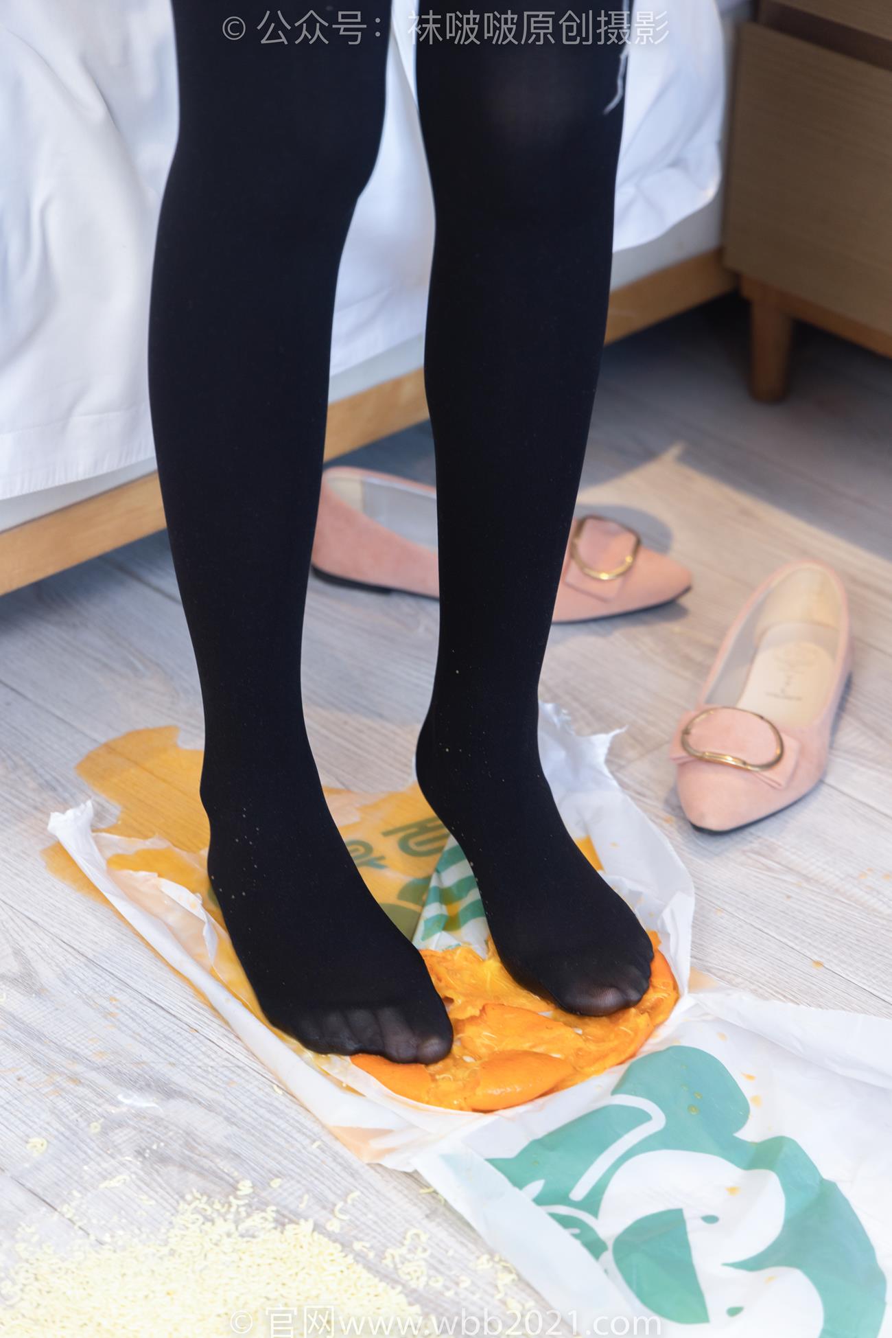 图片[122]-[BoBoSocks袜啵啵]NO.447 小甜豆 平底鞋、厚黑丝、踩方便面、圣女果、橘子、巧克力蛋糕剧情[140P] – 速更版-美库