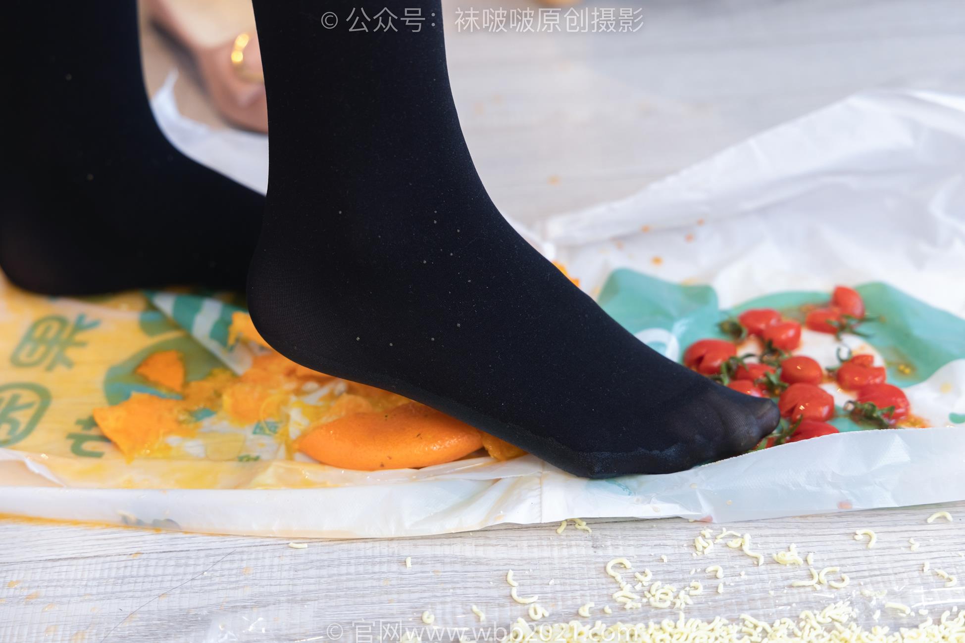 图片[124]-[BoBoSocks袜啵啵]NO.447 小甜豆 平底鞋、厚黑丝、踩方便面、圣女果、橘子、巧克力蛋糕剧情[140P] – 速更版-美库