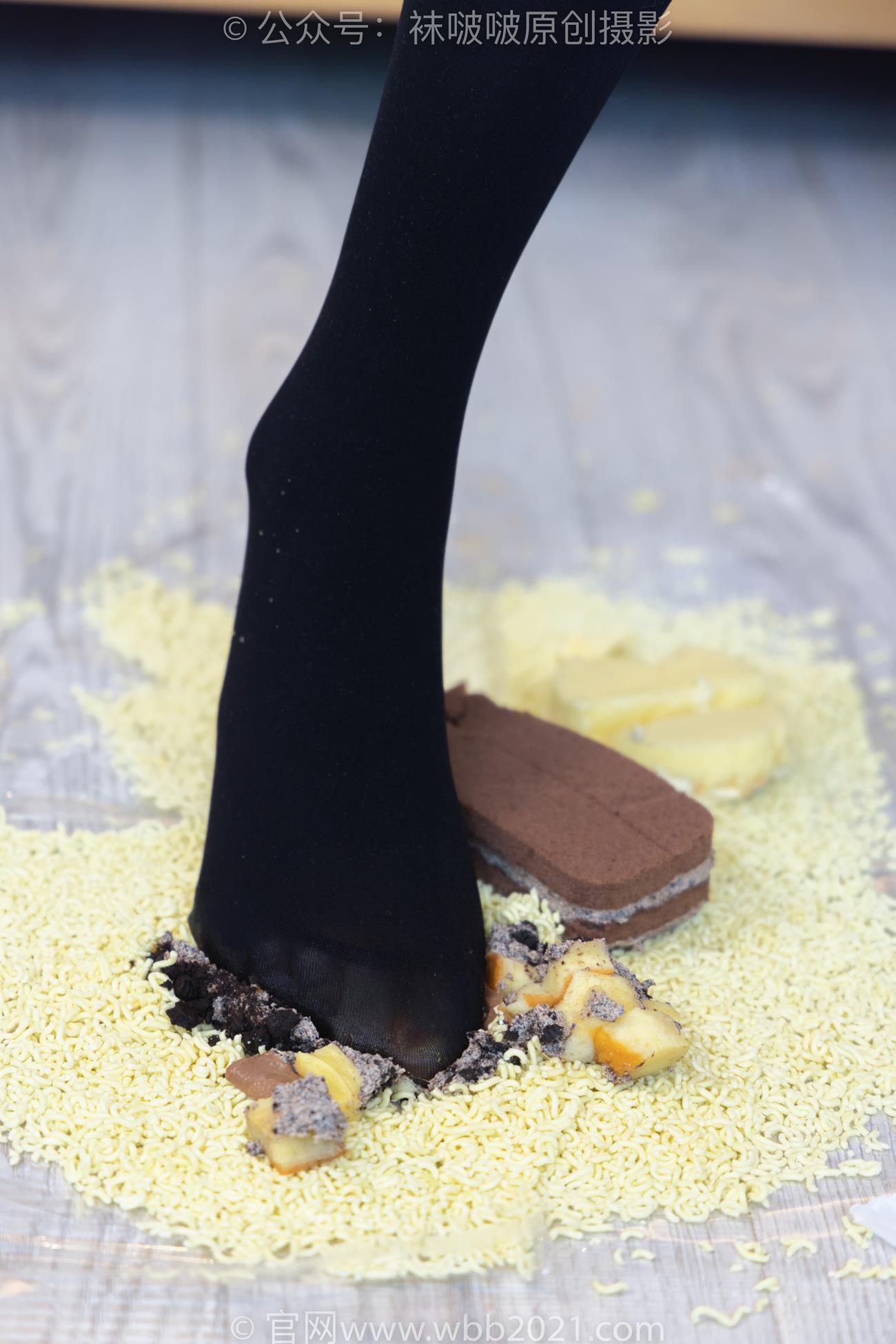 图片[128]-[BoBoSocks袜啵啵]NO.447 小甜豆 平底鞋、厚黑丝、踩方便面、圣女果、橘子、巧克力蛋糕剧情[140P] – 速更版-美库