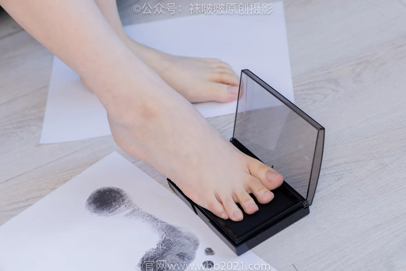 图片[62]-[BoBoSocks袜啵啵]NO.450 甜甜圈 皮鞋、白丝、裸足、裸足印泥踩脚印剧情[88P] – 速更版-美库