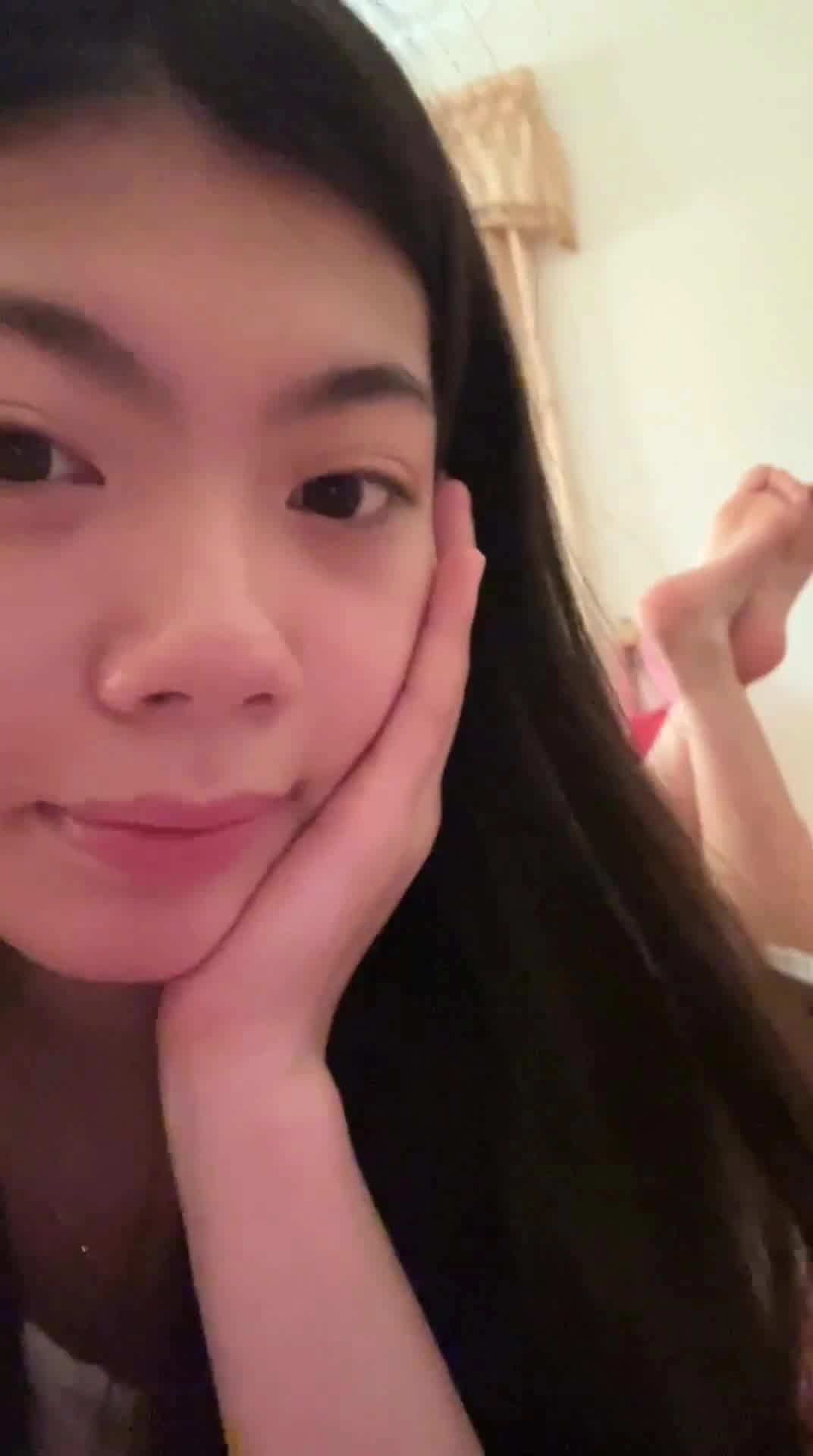 图片[12]-脚模面试脸足同框套路系列-107 银框眼镜女大秀脚 摆弄表情 [26P] – 速更版-美库