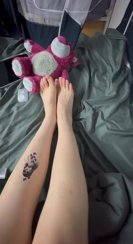 图片[22]-脚模面试脸足同框套路系列-109 纹身MM [24P] – 速更版-美库