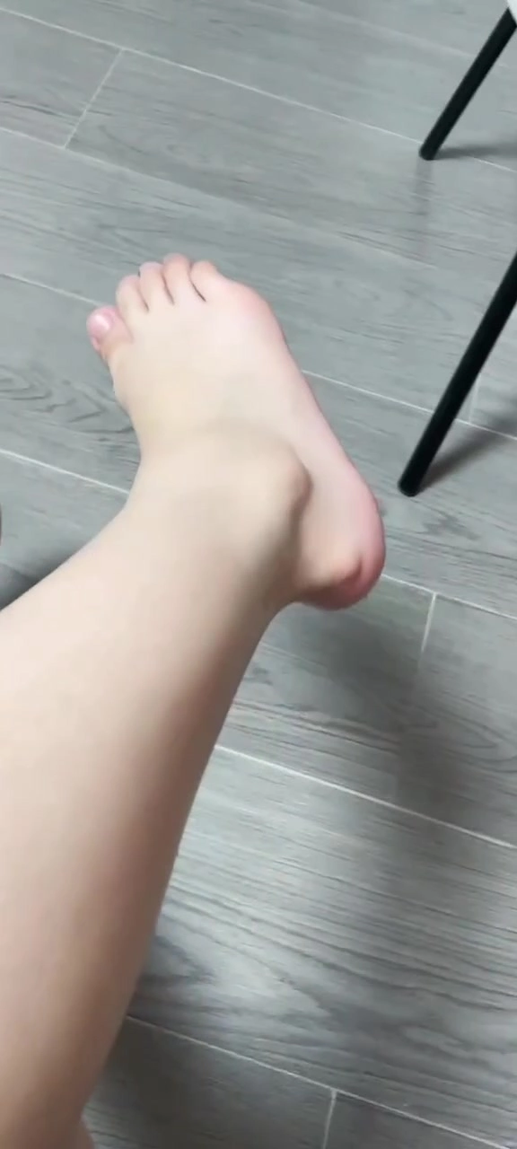 图片[11]-脚模面试脸足同框套路系列-110 纹身MM [21P] – 速更版-美库