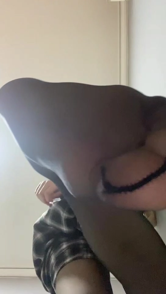 图片[20]-脚模面试脸足同框套路系列-120 黑丝踩屏秀脚 主播[25P] – 速更版-美库