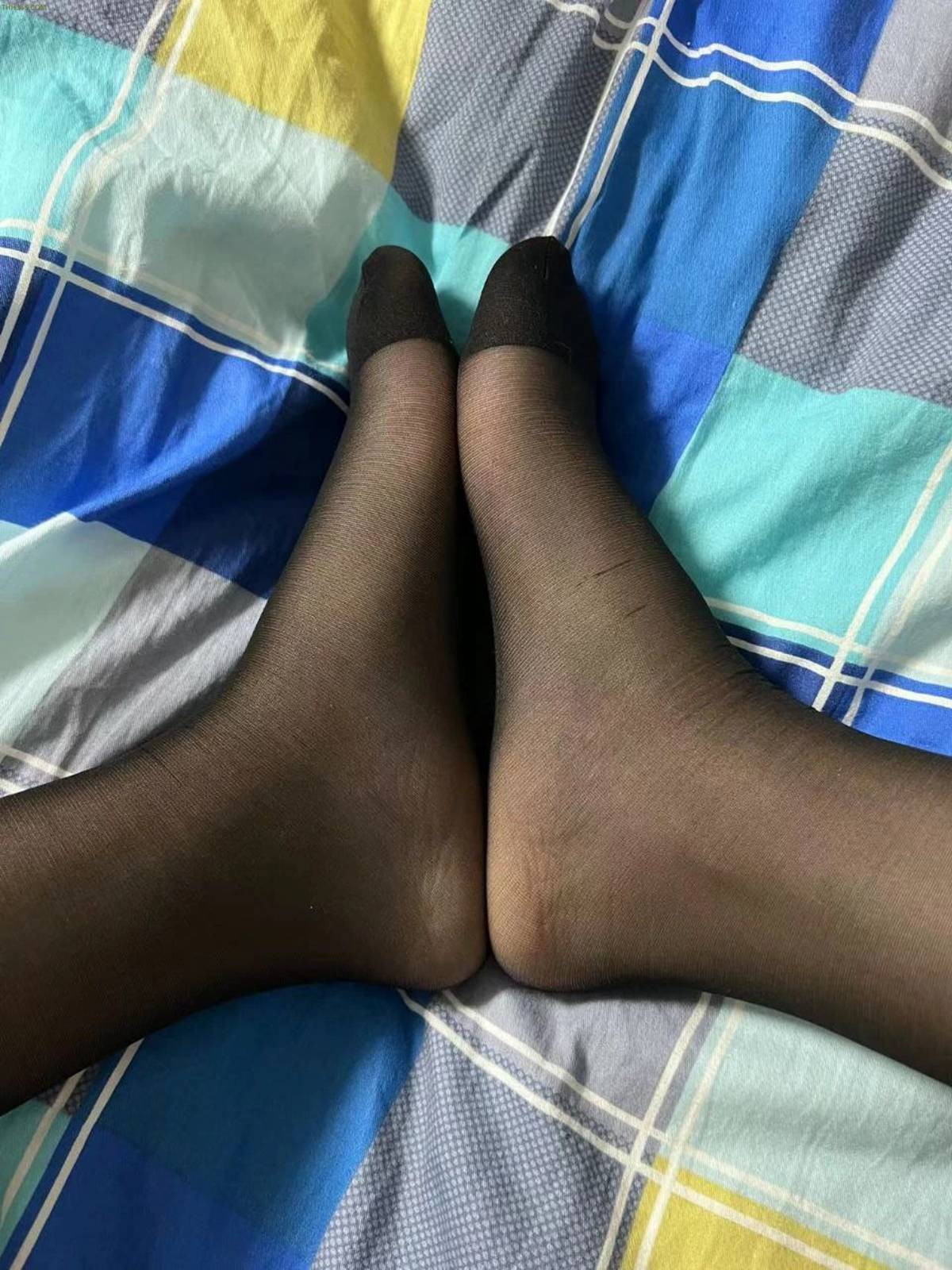 图片[13]-脚模面试脸足同框套路系列-121 宿舍黑丝内衣足底秀[15P] – 速更版-美库