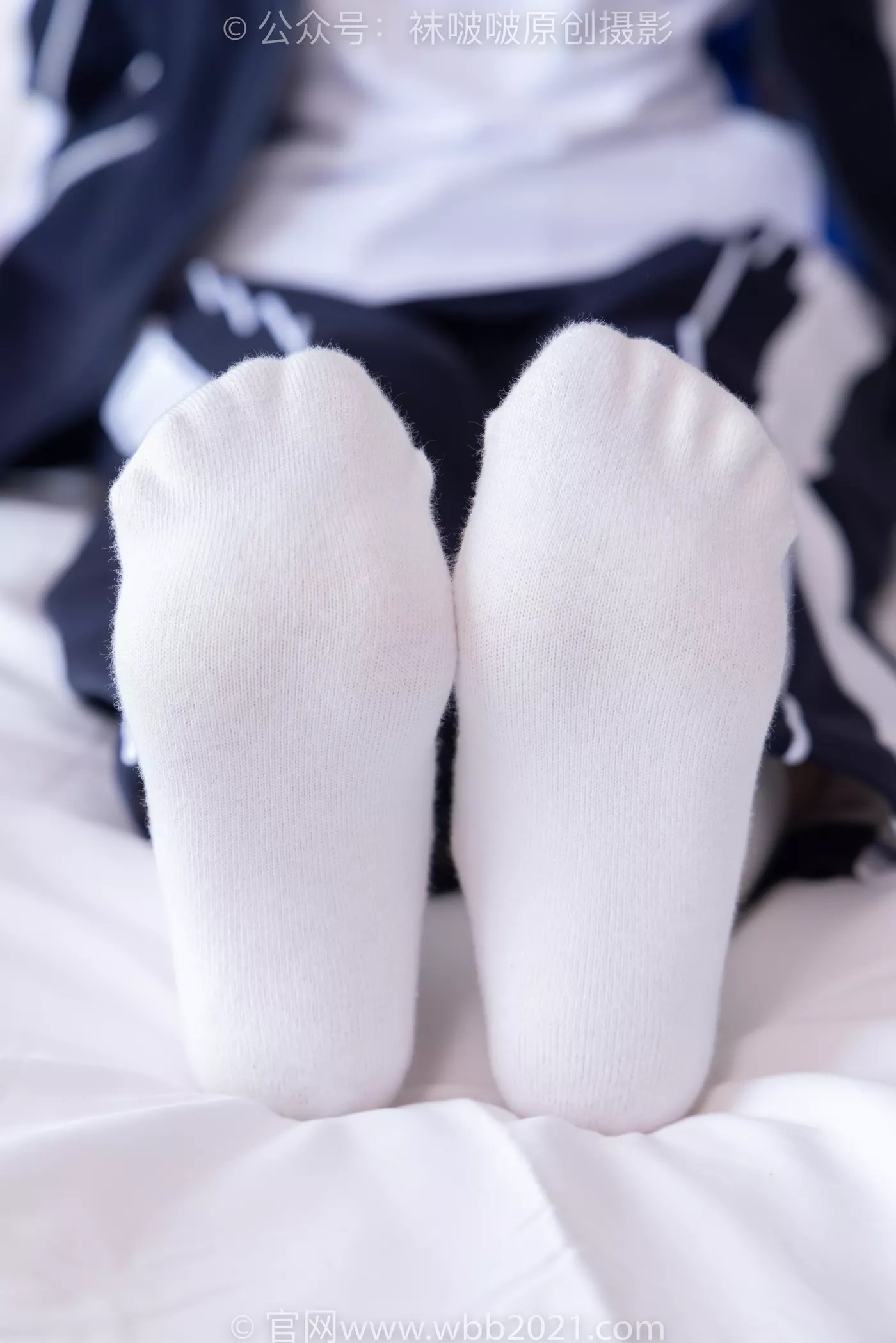 图片[14]-[BoBoSocks袜啵啵]NO.456 甜甜圈-运动鞋、白棉袜、裸足、校服[100P] – 速更版-美库