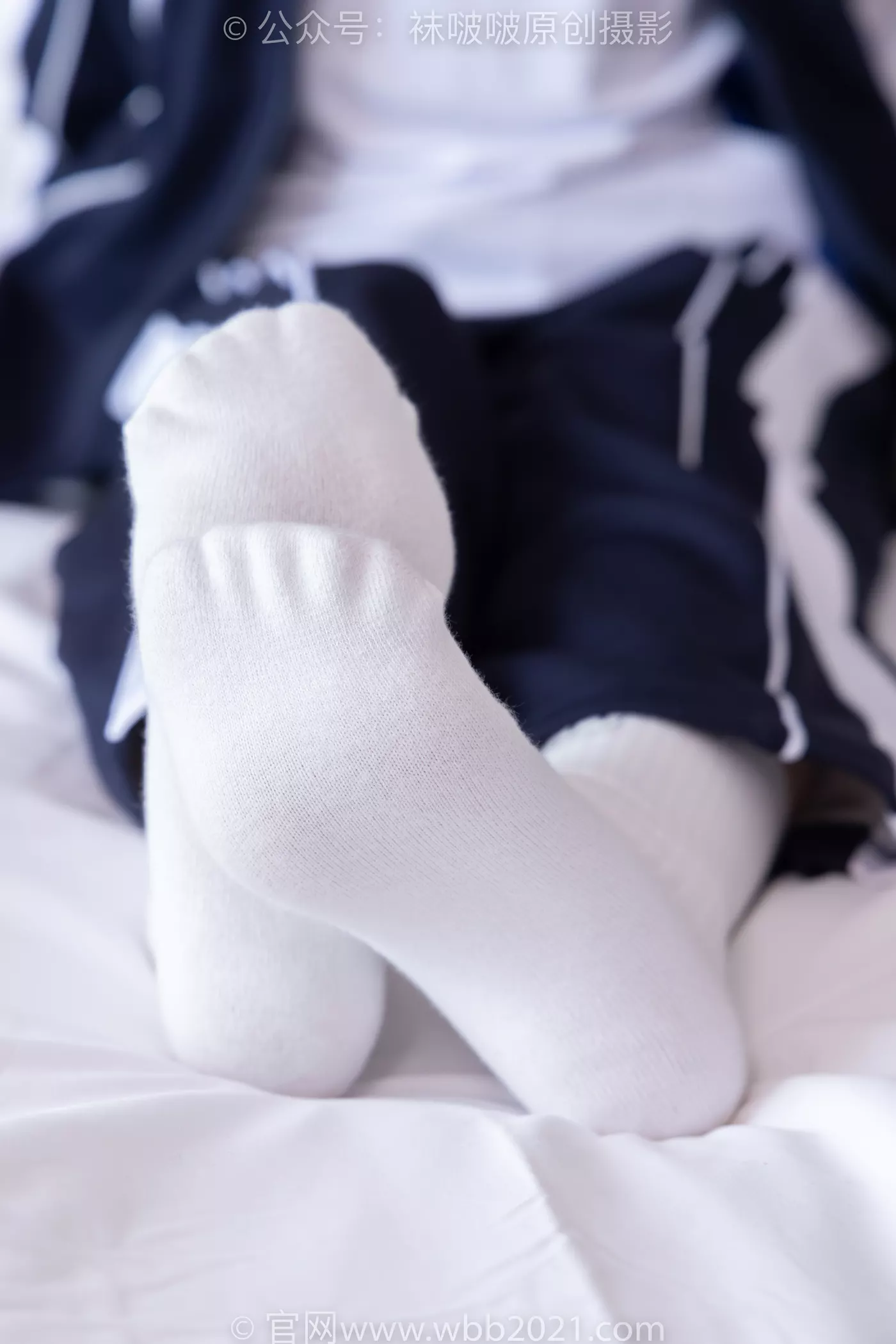 图片[15]-[BoBoSocks袜啵啵]NO.456 甜甜圈-运动鞋、白棉袜、裸足、校服[100P] – 速更版-美库