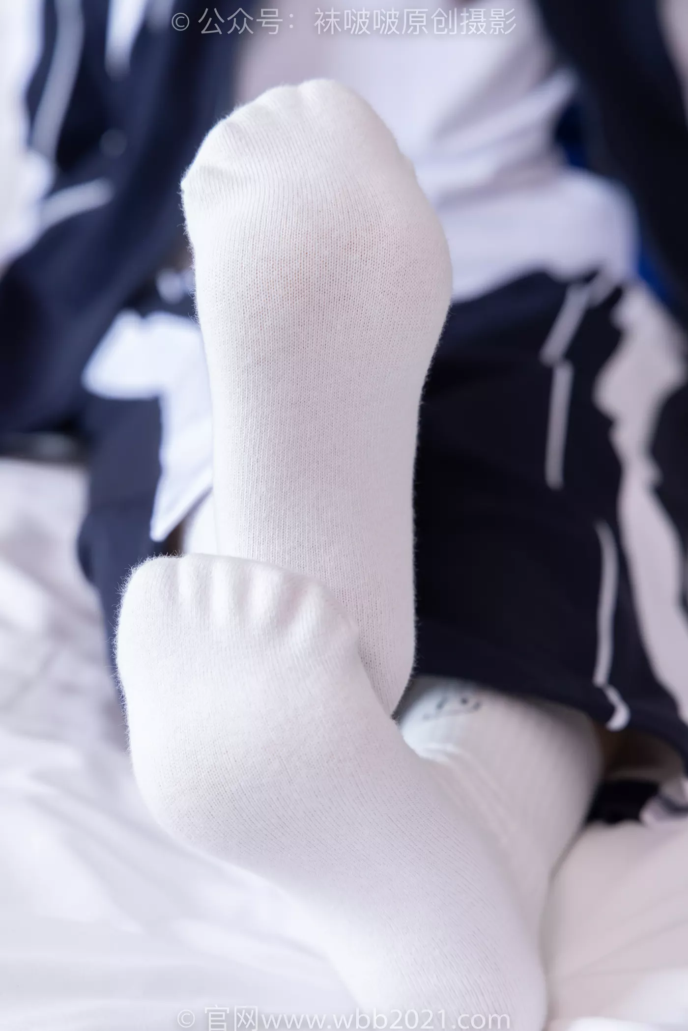 图片[16]-[BoBoSocks袜啵啵]NO.456 甜甜圈-运动鞋、白棉袜、裸足、校服[100P] – 速更版-美库