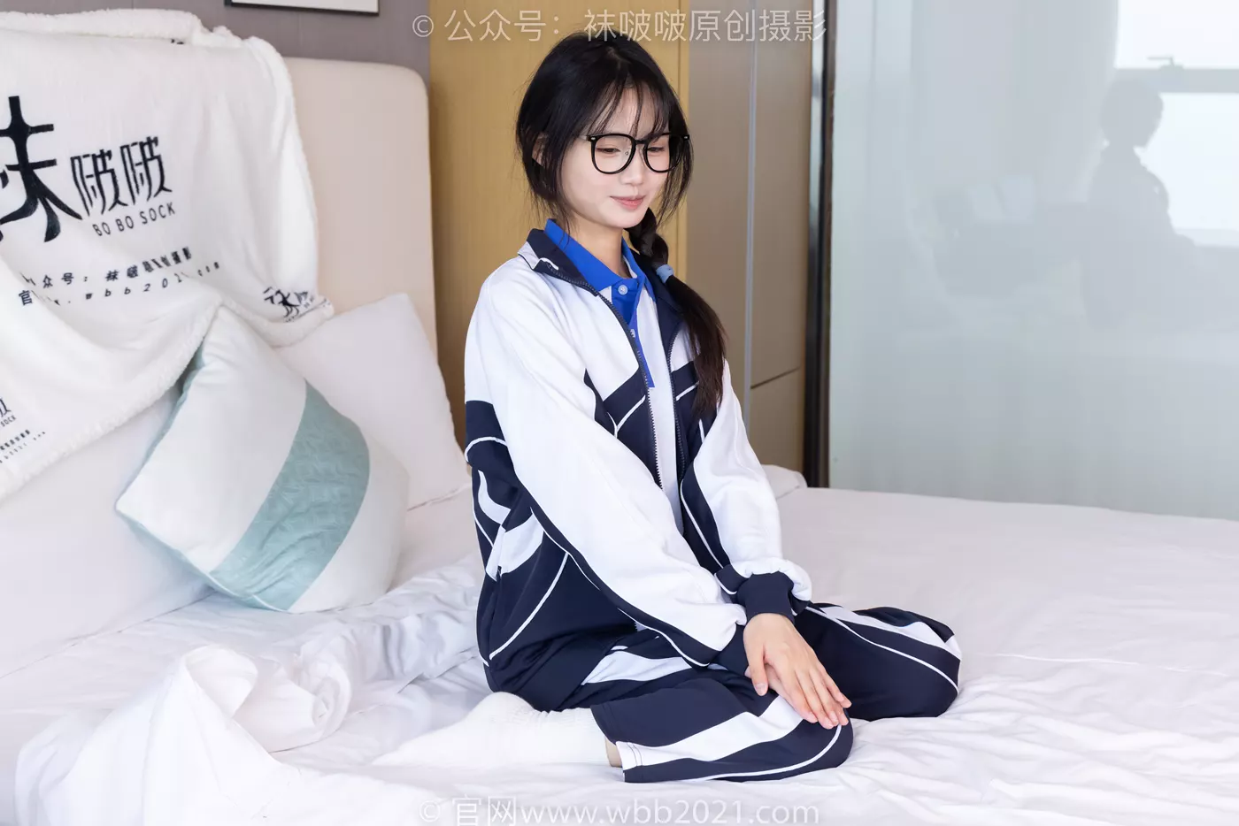 图片[25]-[BoBoSocks袜啵啵]NO.456 甜甜圈-运动鞋、白棉袜、裸足、校服[100P] – 速更版-美库