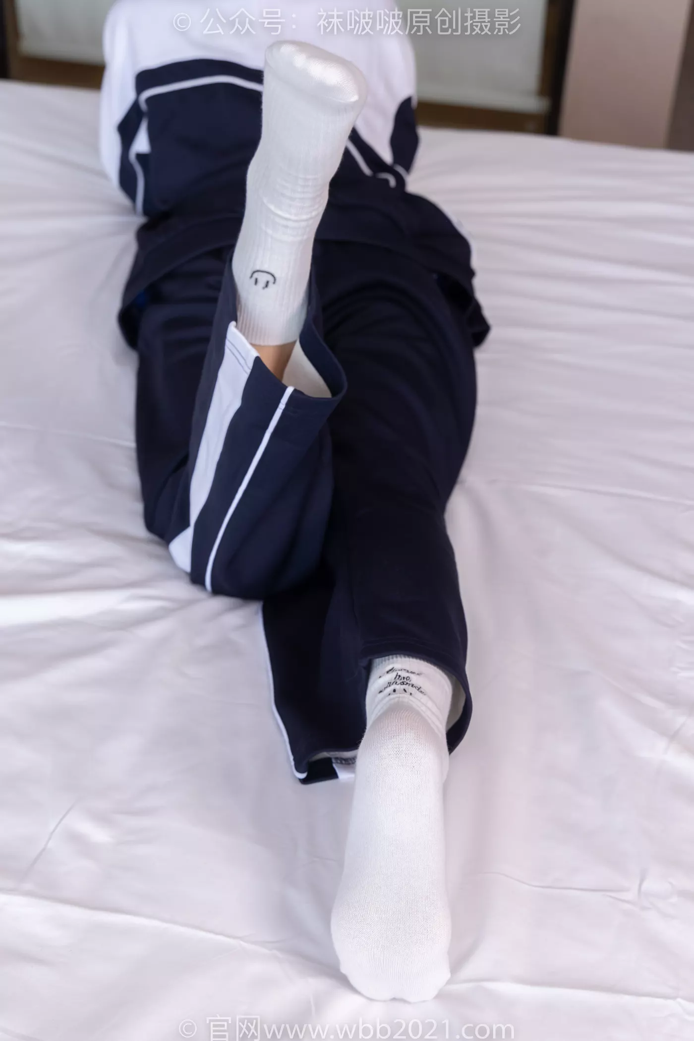 图片[27]-[BoBoSocks袜啵啵]NO.456 甜甜圈-运动鞋、白棉袜、裸足、校服[100P] – 速更版-美库