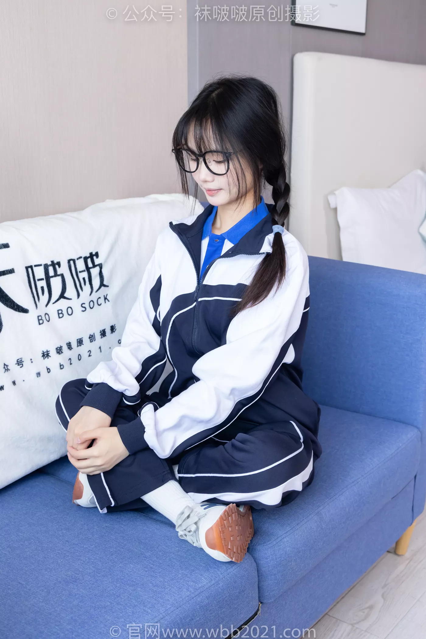 图片[56]-[BoBoSocks袜啵啵]NO.456 甜甜圈-运动鞋、白棉袜、裸足、校服[100P] – 速更版-美库