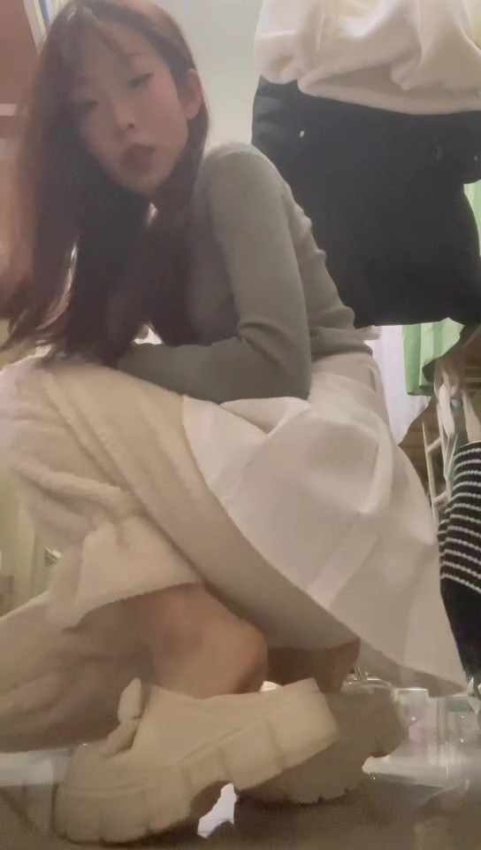 图片[25]-脚模面试脸足同框套路系列-123 模拟zj 俯视秀足 挑鞋[35P] – 速更版-美库