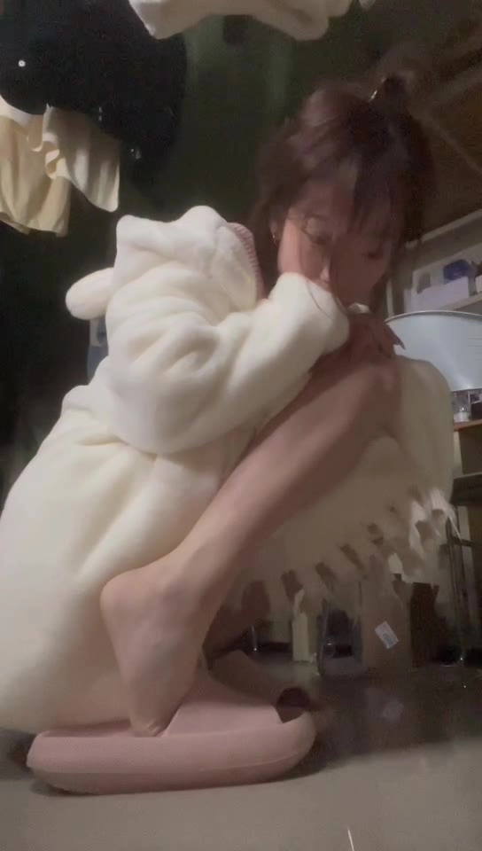 图片[31]-脚模面试脸足同框套路系列-123 模拟zj 俯视秀足 挑鞋[35P] – 速更版-美库