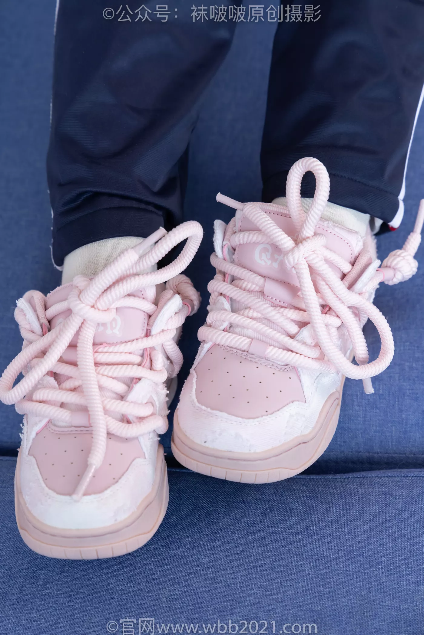 图片[43]-[BoBoSocks袜啵啵]NO.458 甜甜圈-板鞋、白棉袜、肉丝、校服裤里丝[100P] – 速更版-美库