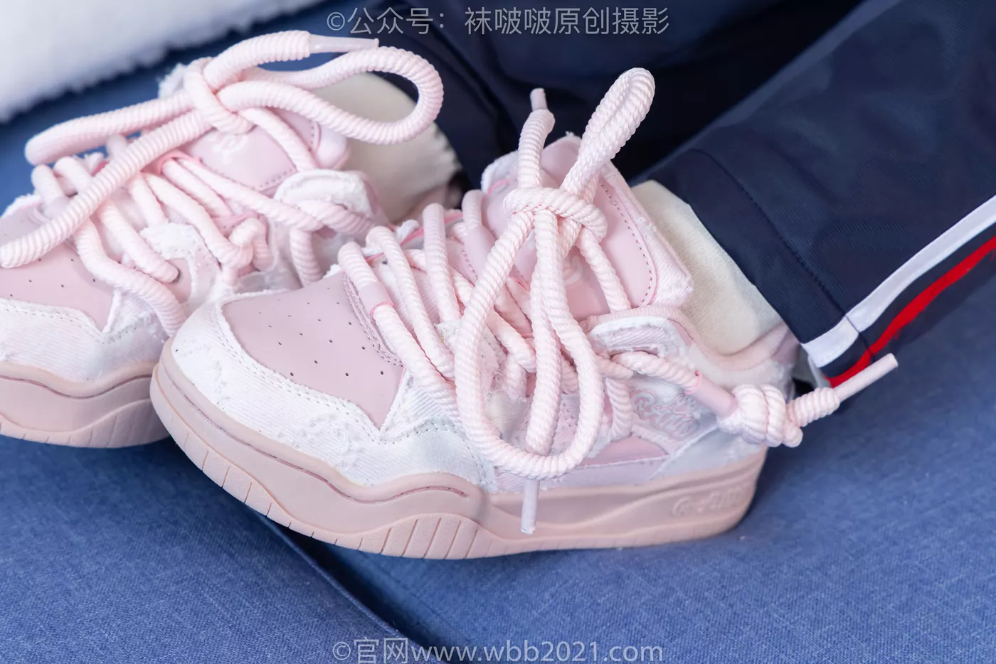 图片[44]-[BoBoSocks袜啵啵]NO.458 甜甜圈-板鞋、白棉袜、肉丝、校服裤里丝[100P] – 速更版-美库