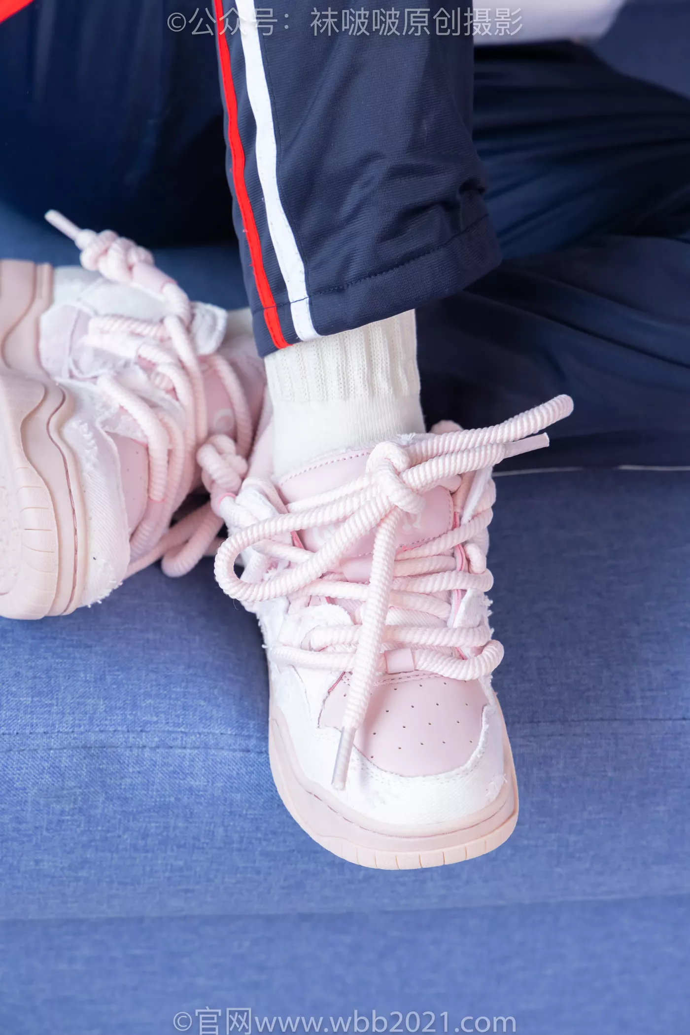 图片[53]-[BoBoSocks袜啵啵]NO.458 甜甜圈-板鞋、白棉袜、肉丝、校服裤里丝[100P] – 速更版-美库