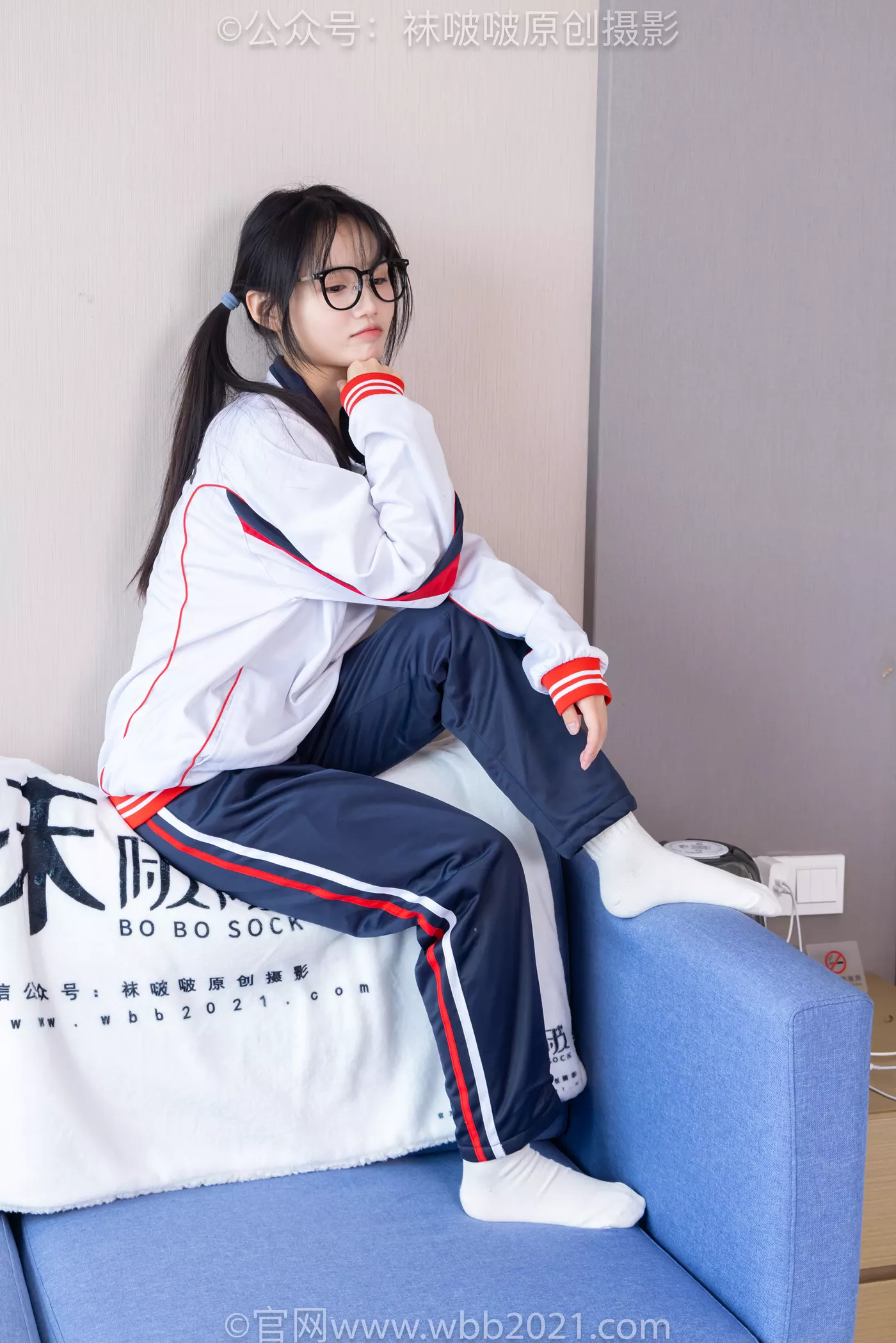 图片[64]-[BoBoSocks袜啵啵]NO.458 甜甜圈-板鞋、白棉袜、肉丝、校服裤里丝[100P] – 速更版-美库