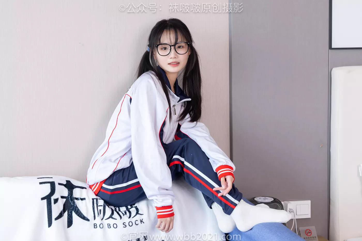 图片[68]-[BoBoSocks袜啵啵]NO.458 甜甜圈-板鞋、白棉袜、肉丝、校服裤里丝[100P] – 速更版-美库