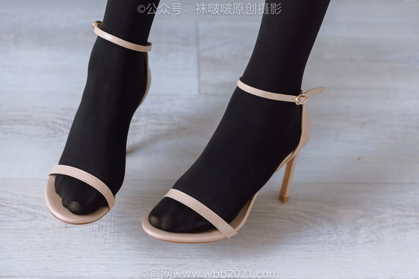 图片[27]-[BoBoSocks袜啵啵]NO.459 小甜豆-高跟凉鞋、厚黑丝、穿鞋踩包子和橘子剧情[100P] – 速更版-美库