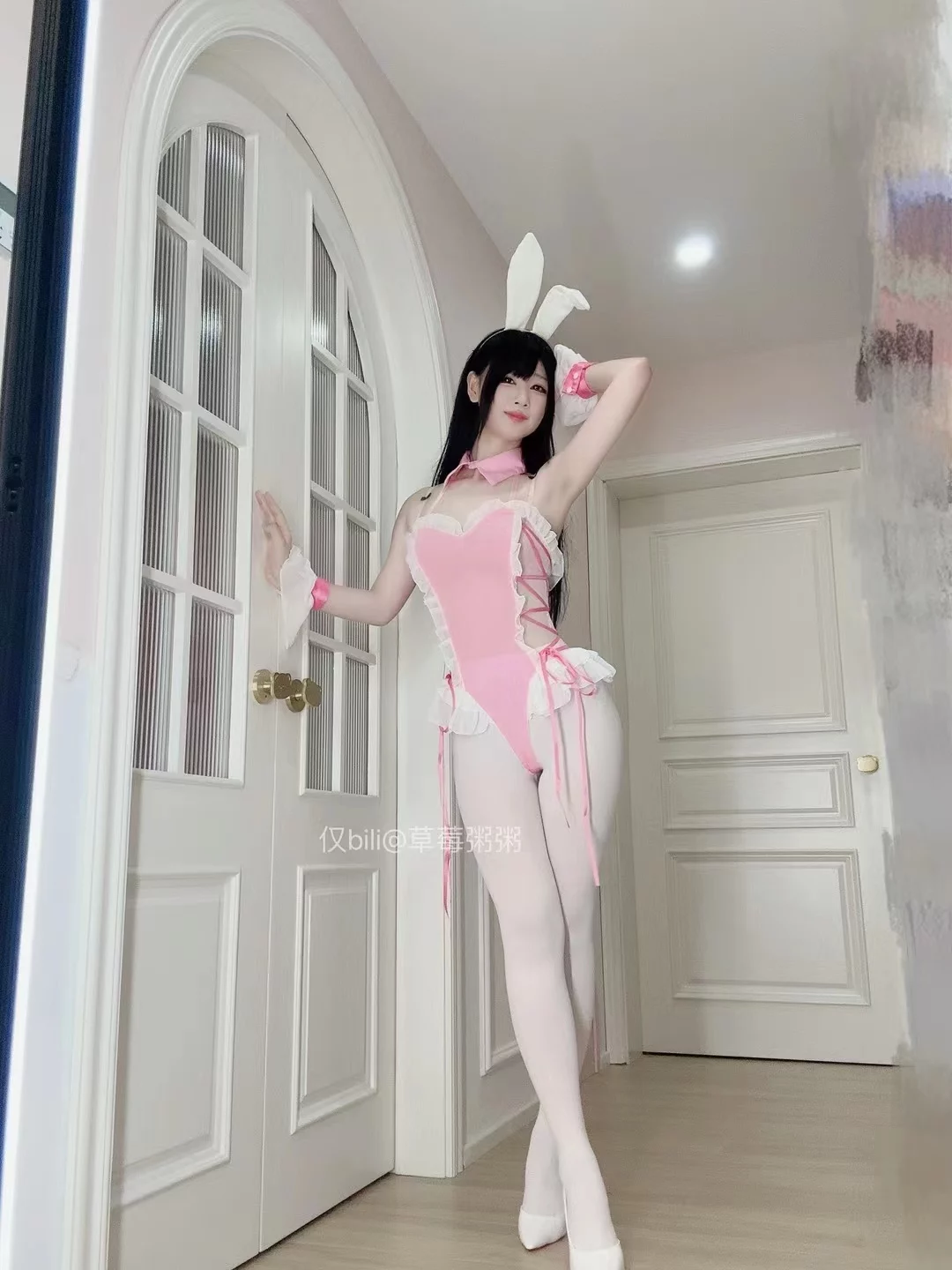 图片[82]-十万口草莓粥粥  2024年08月舰长福利[133P] – 速更版-美库