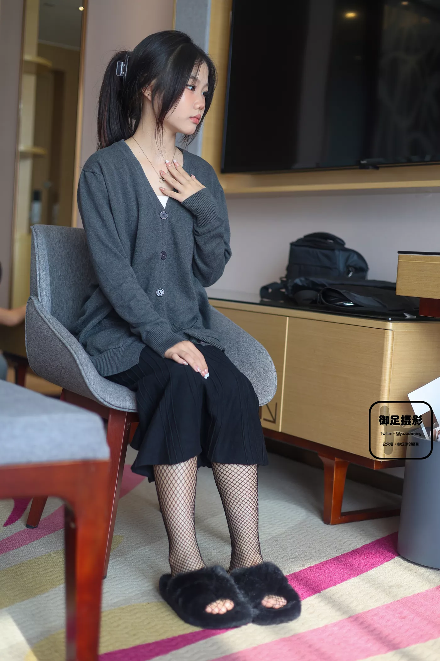 图片[41]-御足摄影 NO.018 – 毛毛鞋网袜[77P] – 速更版-美库