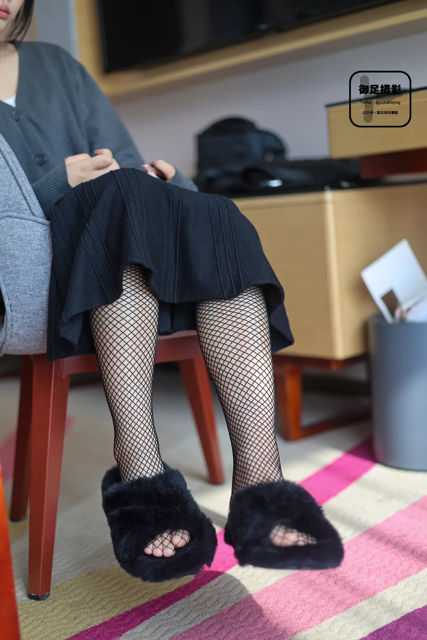 图片[46]-御足摄影 NO.018 – 毛毛鞋网袜[77P] – 速更版-美库