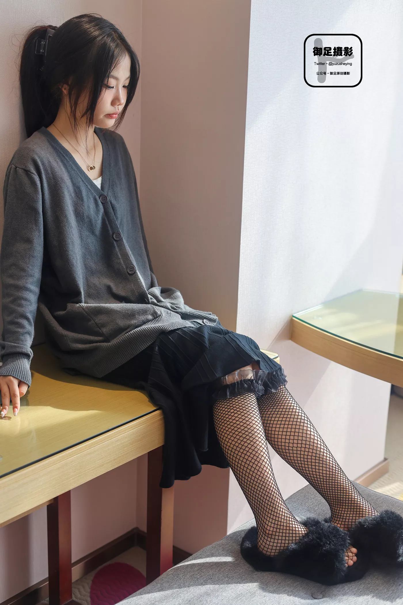 图片[57]-御足摄影 NO.018 – 毛毛鞋网袜[77P] – 速更版-美库