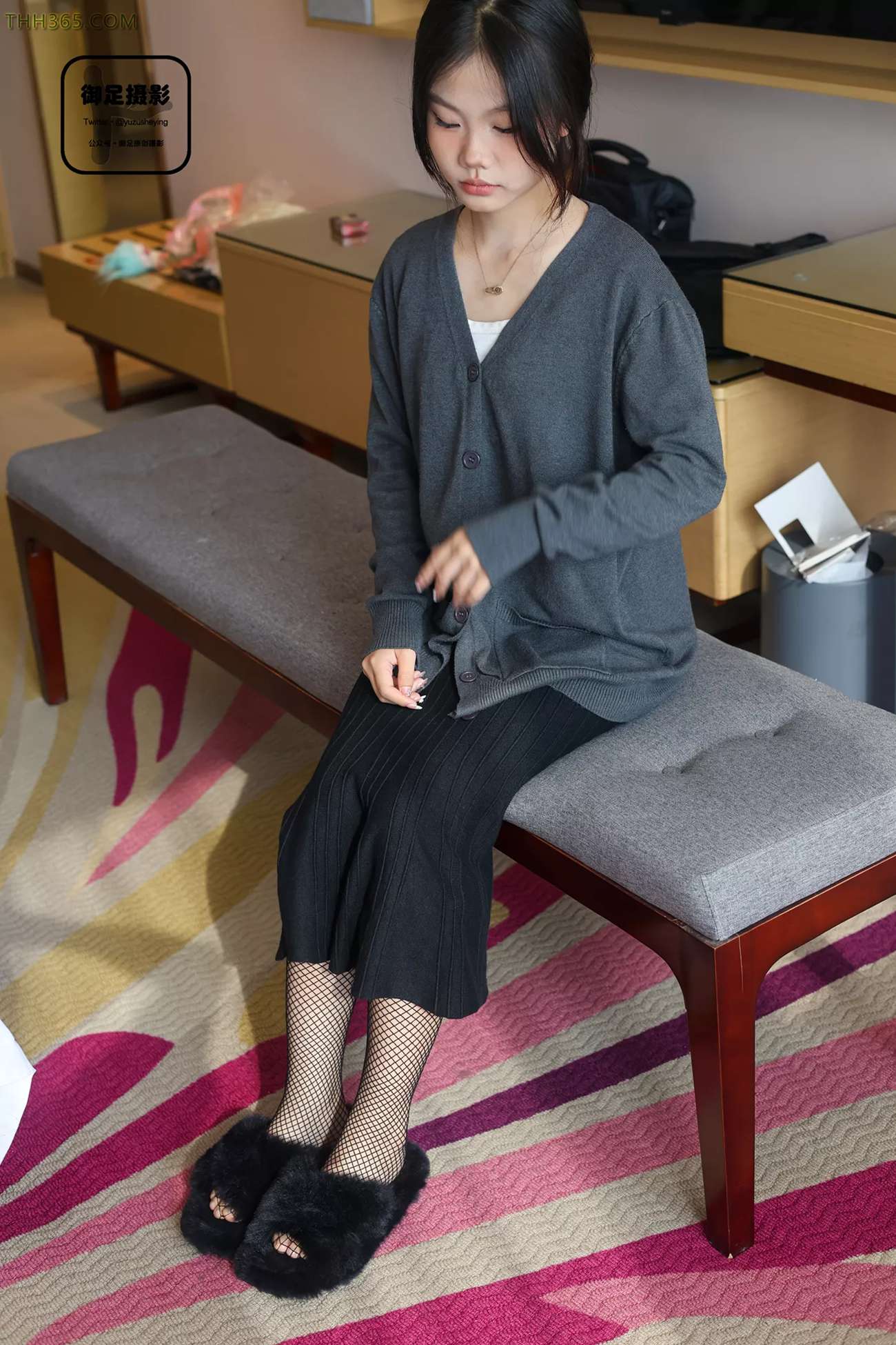 图片[70]-御足摄影 NO.018 – 毛毛鞋网袜[77P] – 速更版-美库