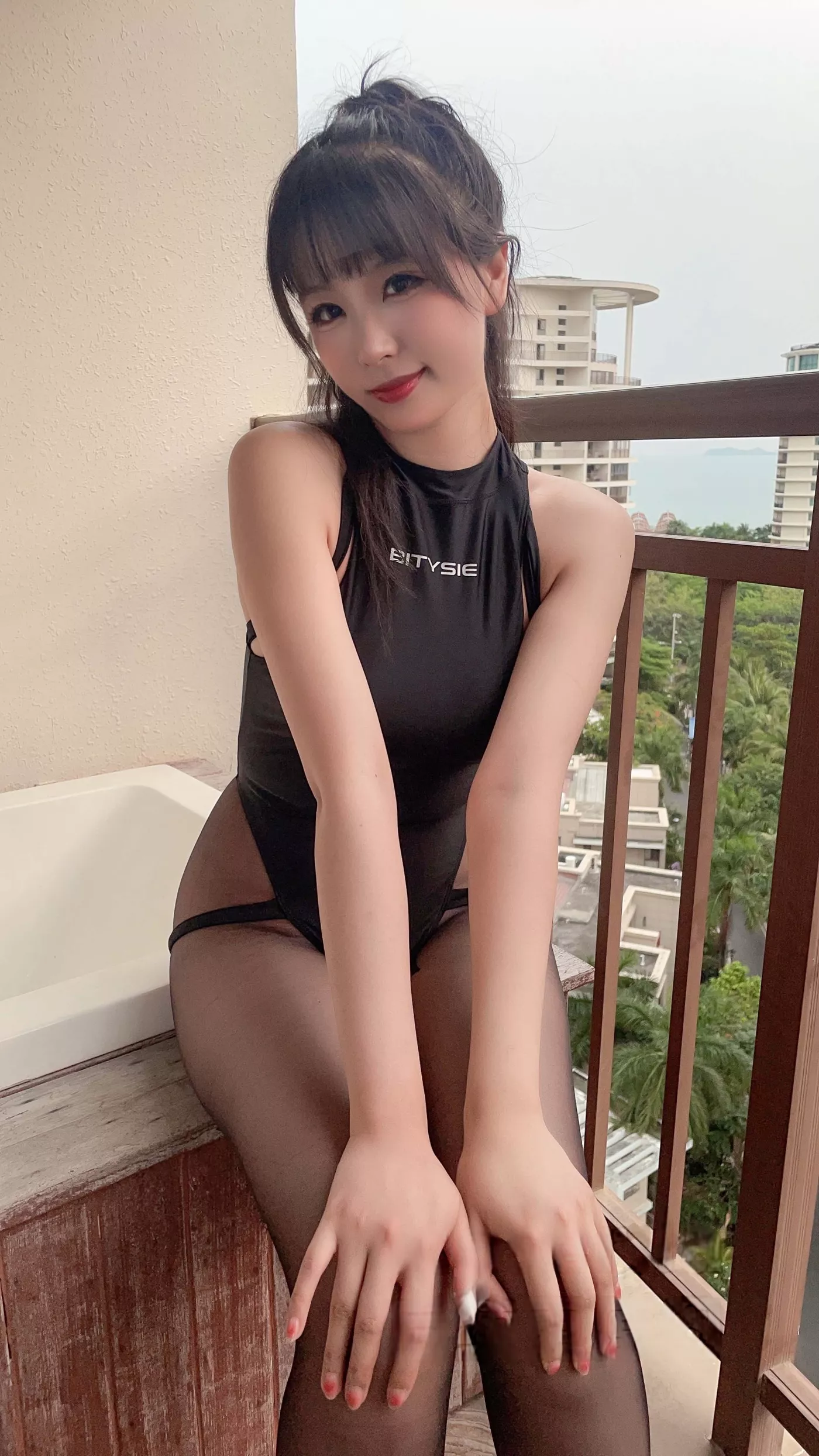 图片[34]-轩萧学姐 – 黑丝竞泳[37P] – 速更版-美库