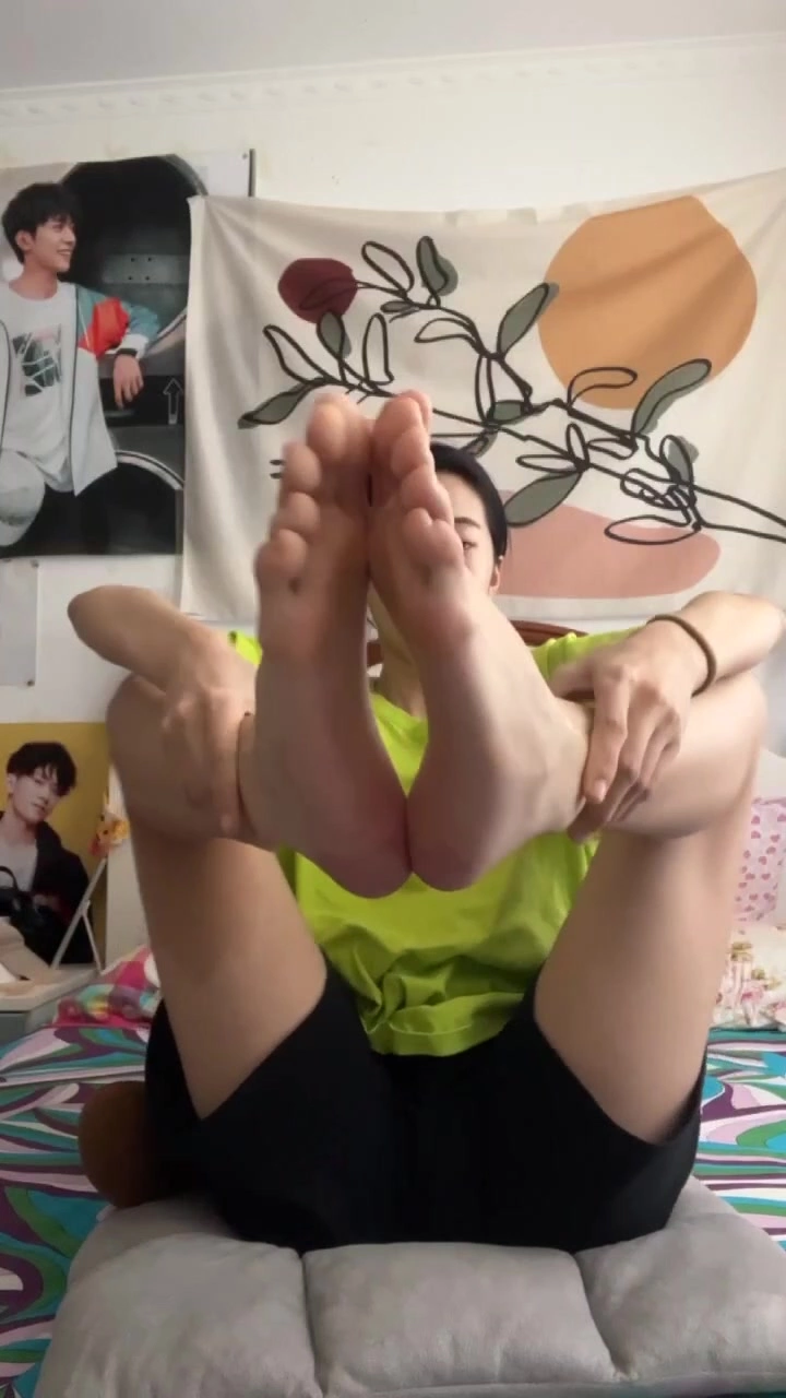 图片[18]-脚模面试脸足同框套路系列-131 [20P] – 速更版-美库