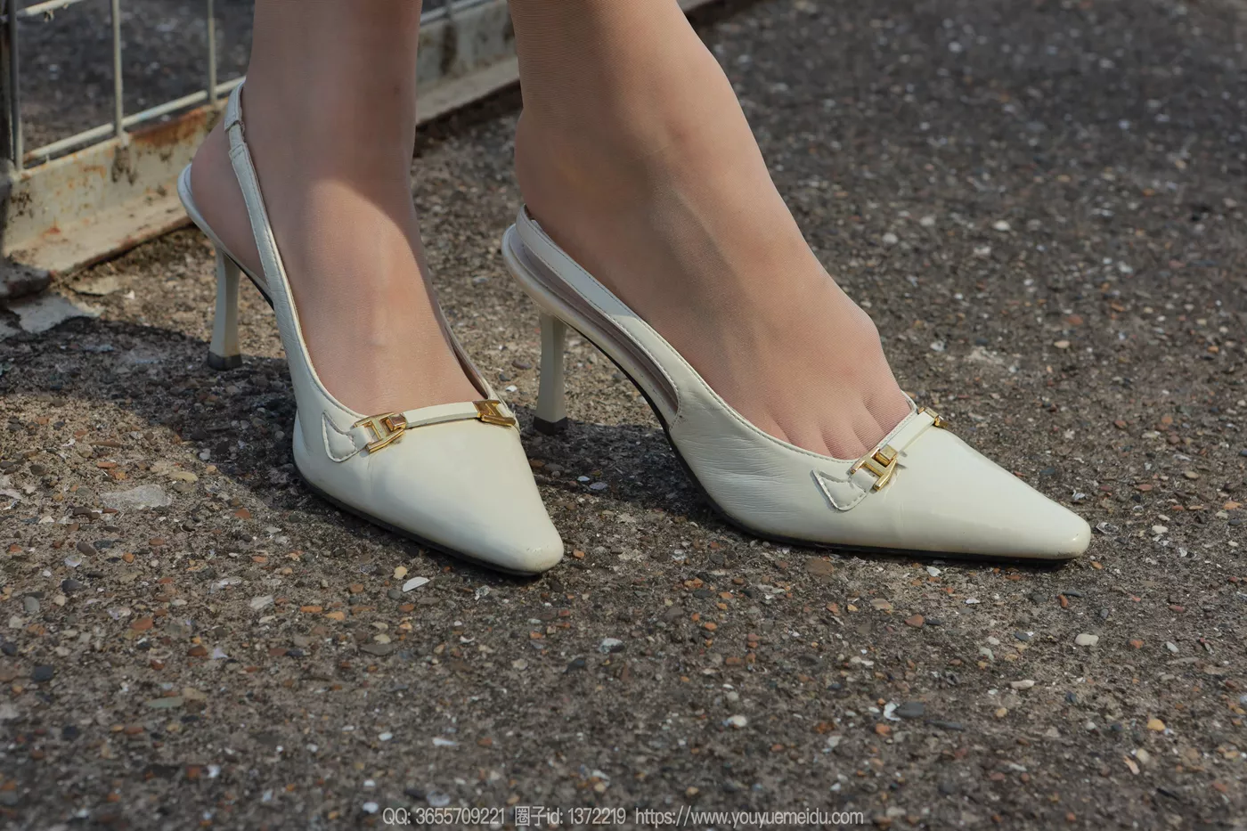 图片[35]-[IESS异思趣向] 2024.12.04 丝享家1915：小婕《白色短裙（下）》[85P] – 速更版-美库