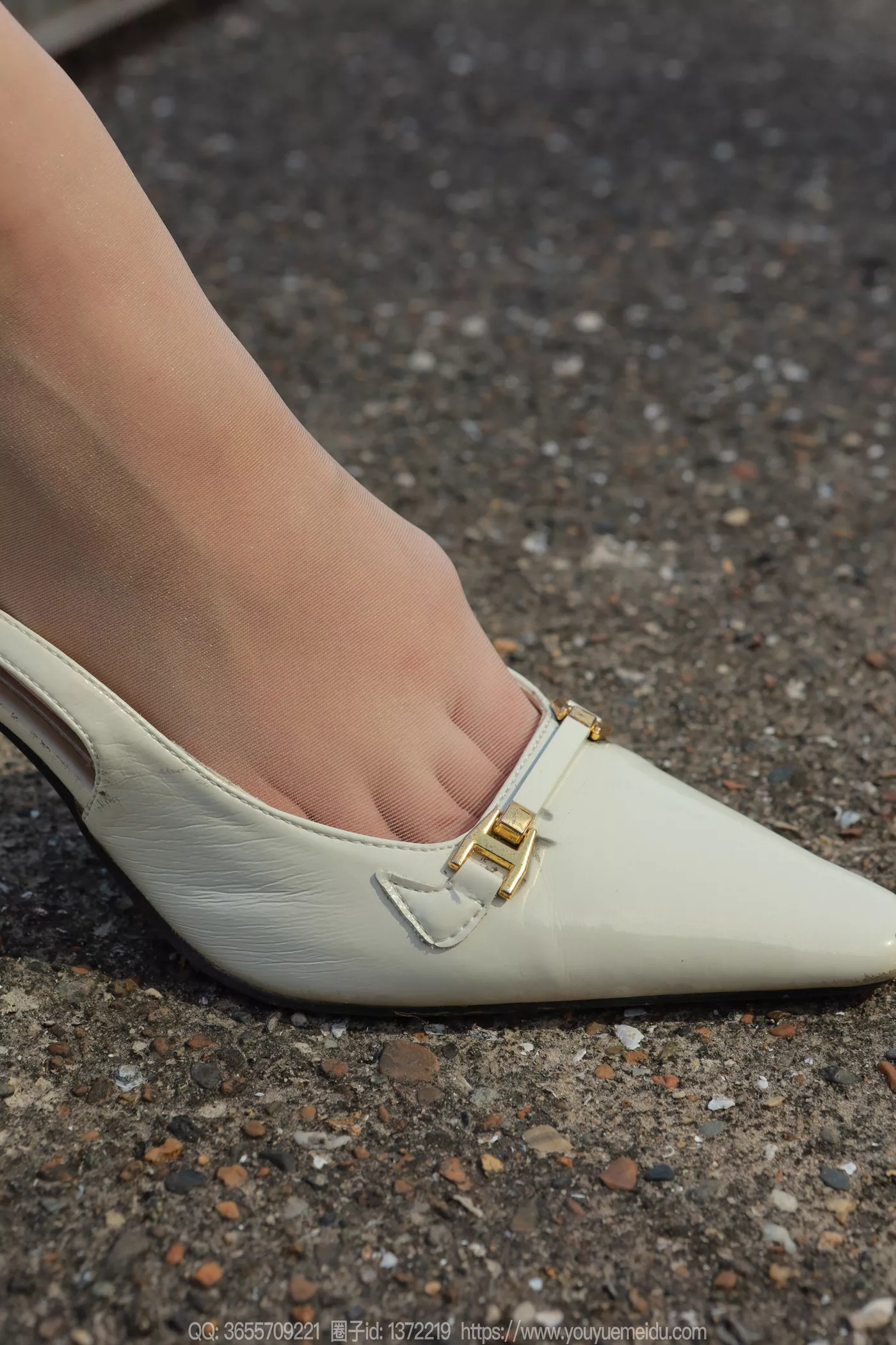 图片[37]-[IESS异思趣向] 2024.12.04 丝享家1915：小婕《白色短裙（下）》[85P] – 速更版-美库