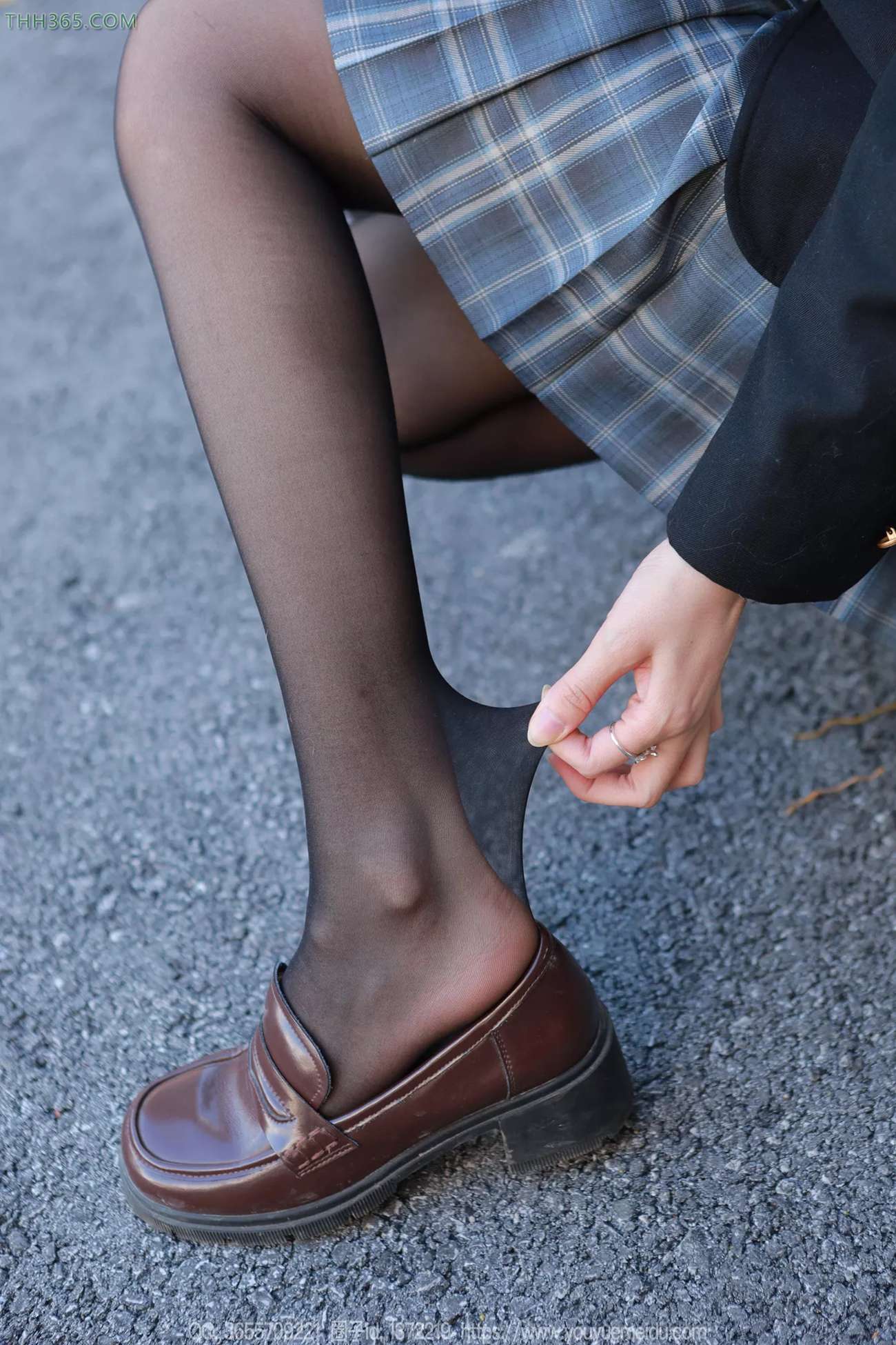 图片[21]-[IESS异思趣向] 2024.12.05 丝享家1916：团团《阳光黑丝》[88P] – 速更版-美库