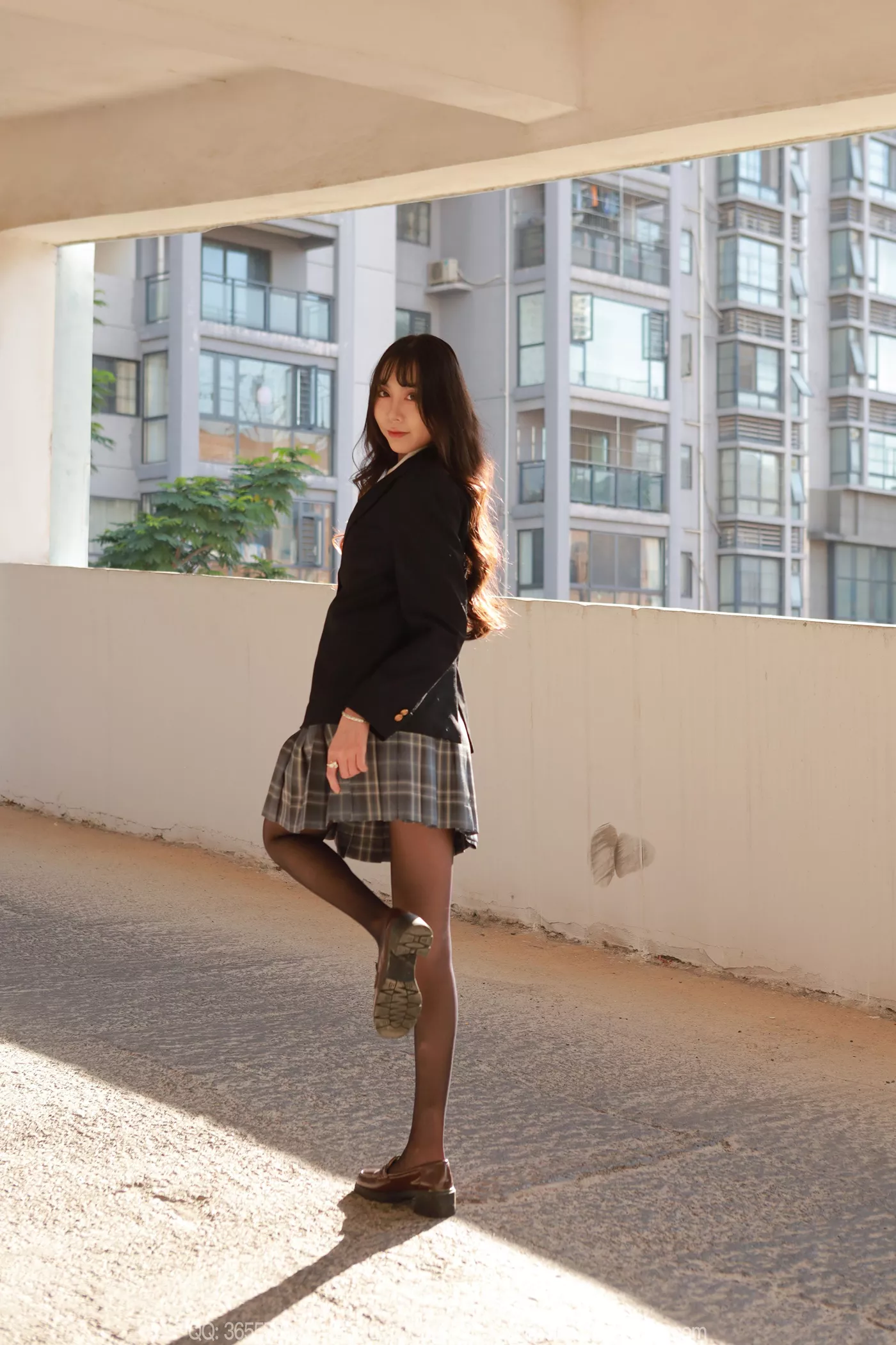 图片[41]-[IESS异思趣向] 2024.12.05 丝享家1916：团团《阳光黑丝》[88P] – 速更版-美库