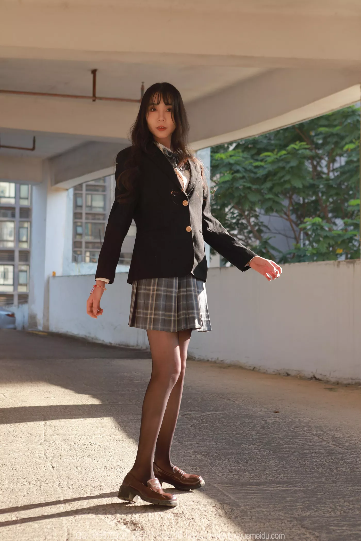 图片[50]-[IESS异思趣向] 2024.12.05 丝享家1916：团团《阳光黑丝》[88P] – 速更版-美库