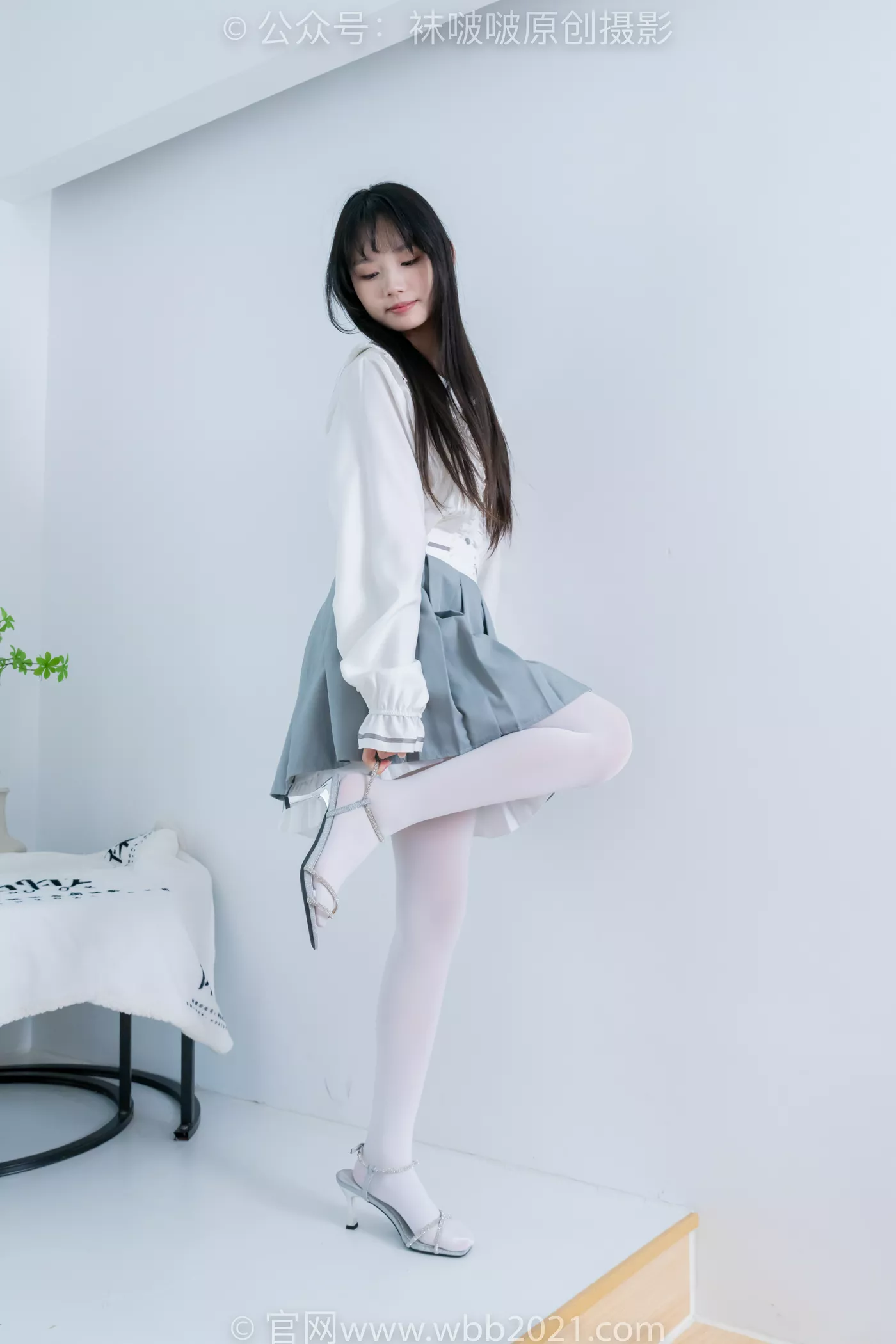 图片[12]-[BoBoSocks袜啵啵]NO.468 甜甜圈-高跟凉鞋、厚白丝、裸足、丝袜和裸足踩蓝莓剧情[150P] – 速更版-美库